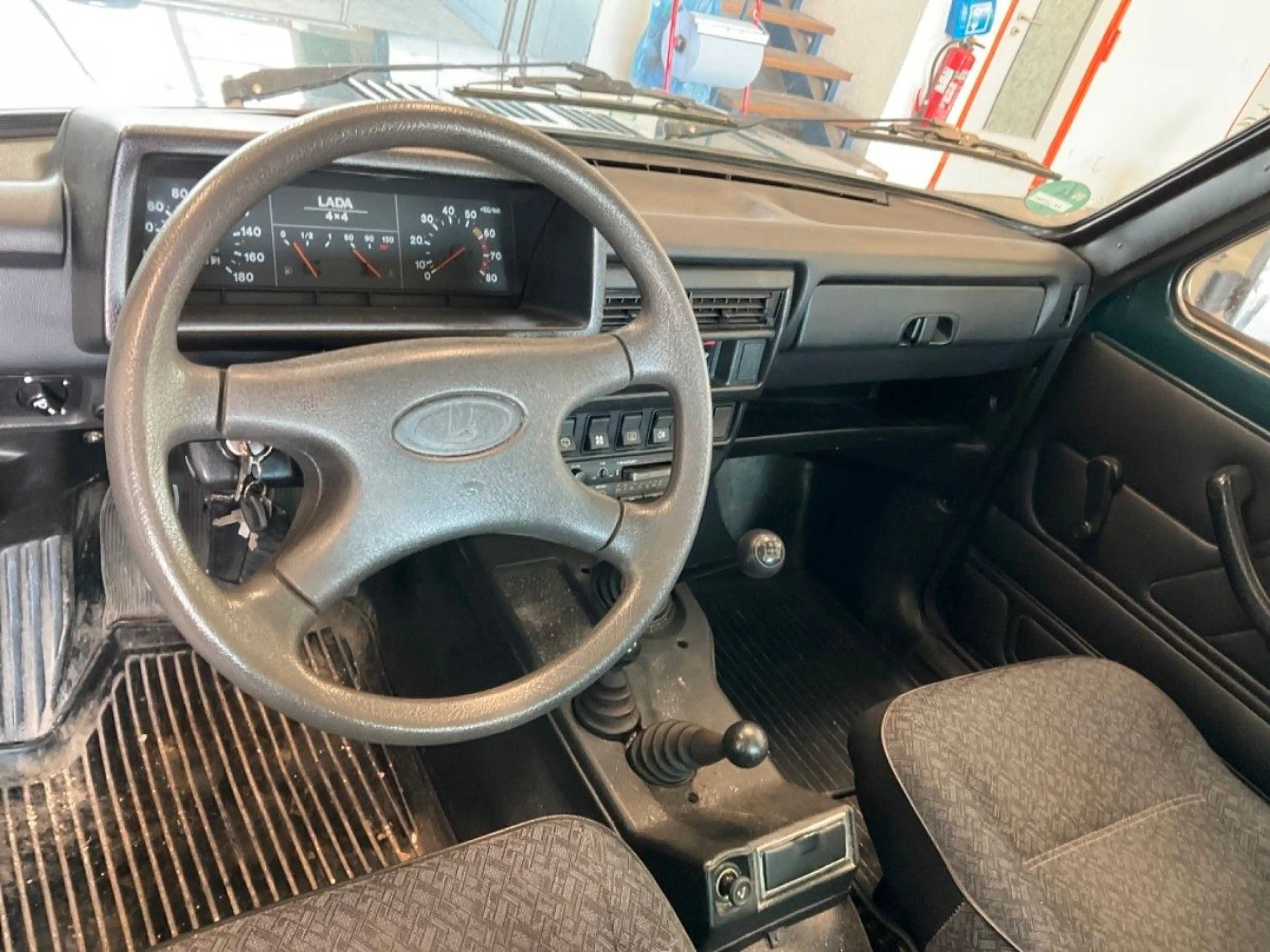 Lada Niva 1.7i Only 84415 km 4x4 TÜV NEU 1 HAND EURO4 — photo 3