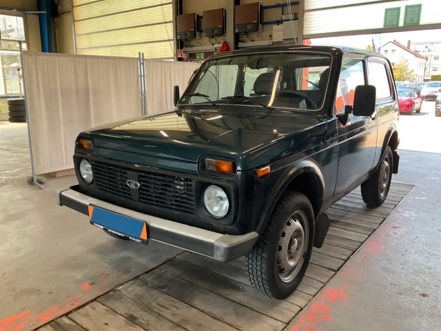 Lada Niva 1.7i Only 84415 km 4x4 TÜV NEU 1 HAND EURO4 Vert - 1