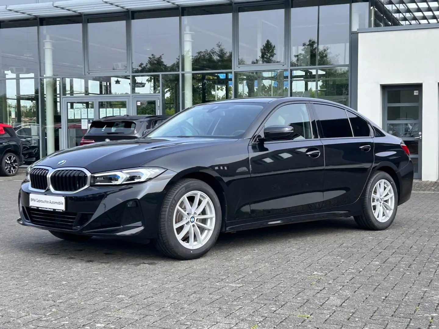 BMW 320 320d xDrive Aut. / Standheizung / Park Assistant Schwarz - 1