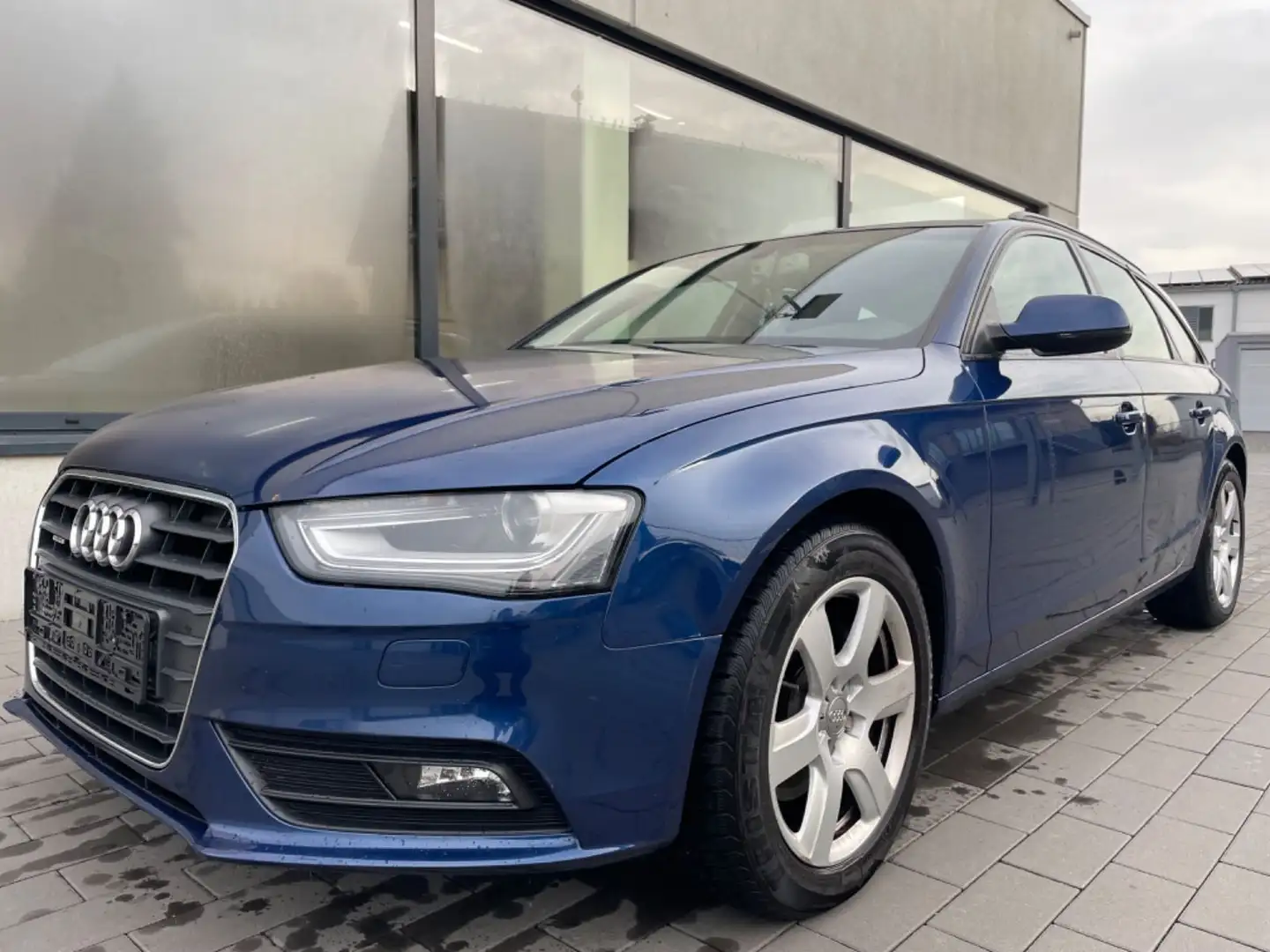 Audi A4 Avant quattro Aut Bi Xenon Sportsitze Keyless Blau - 1