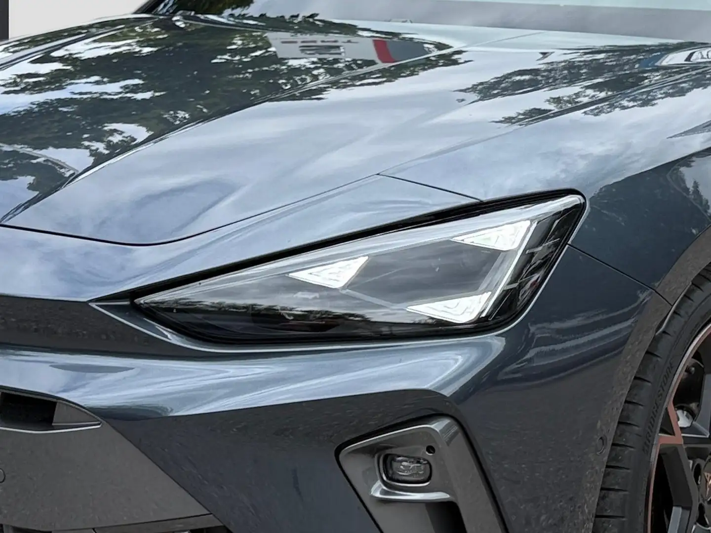 CUPRA Leon Sportstourer VZ 2.0 TSI 4Drive DSG AHK ACC - 2