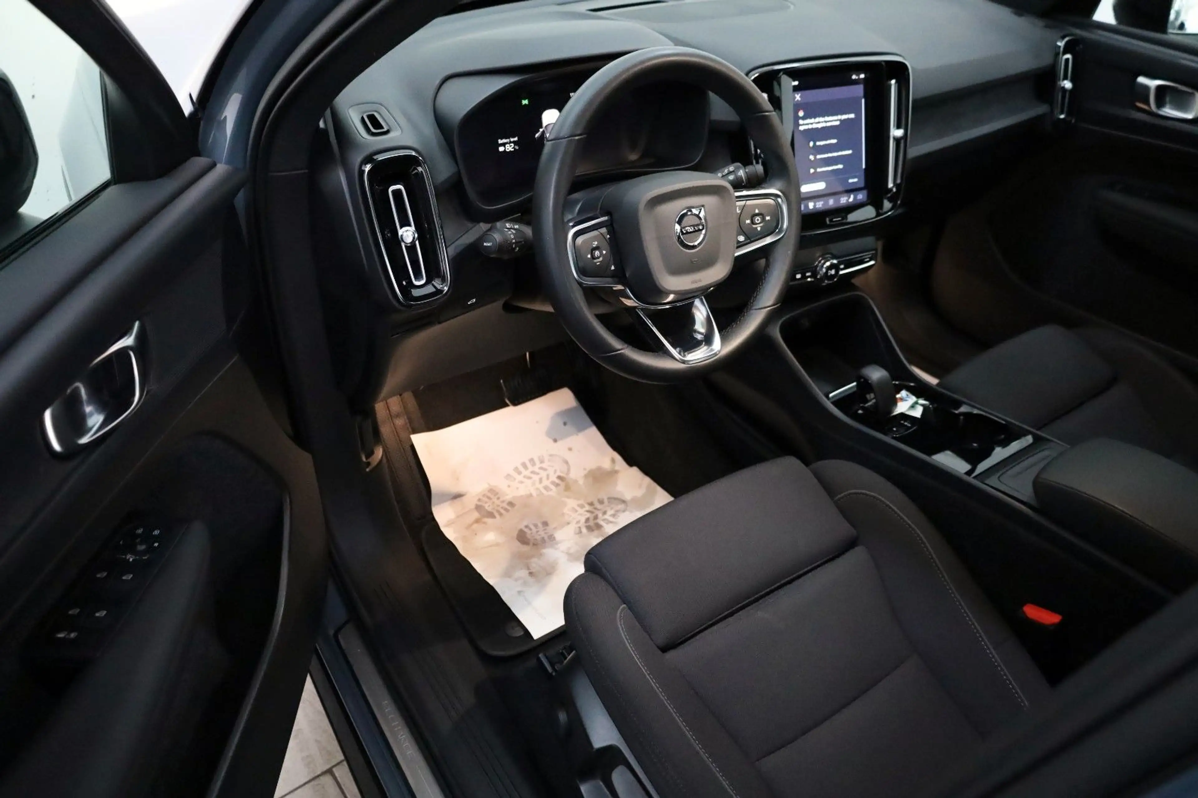 Volvo XC40 Plus Recharge Navi,SH,StandHZ,Kamera,ACC — photo 9