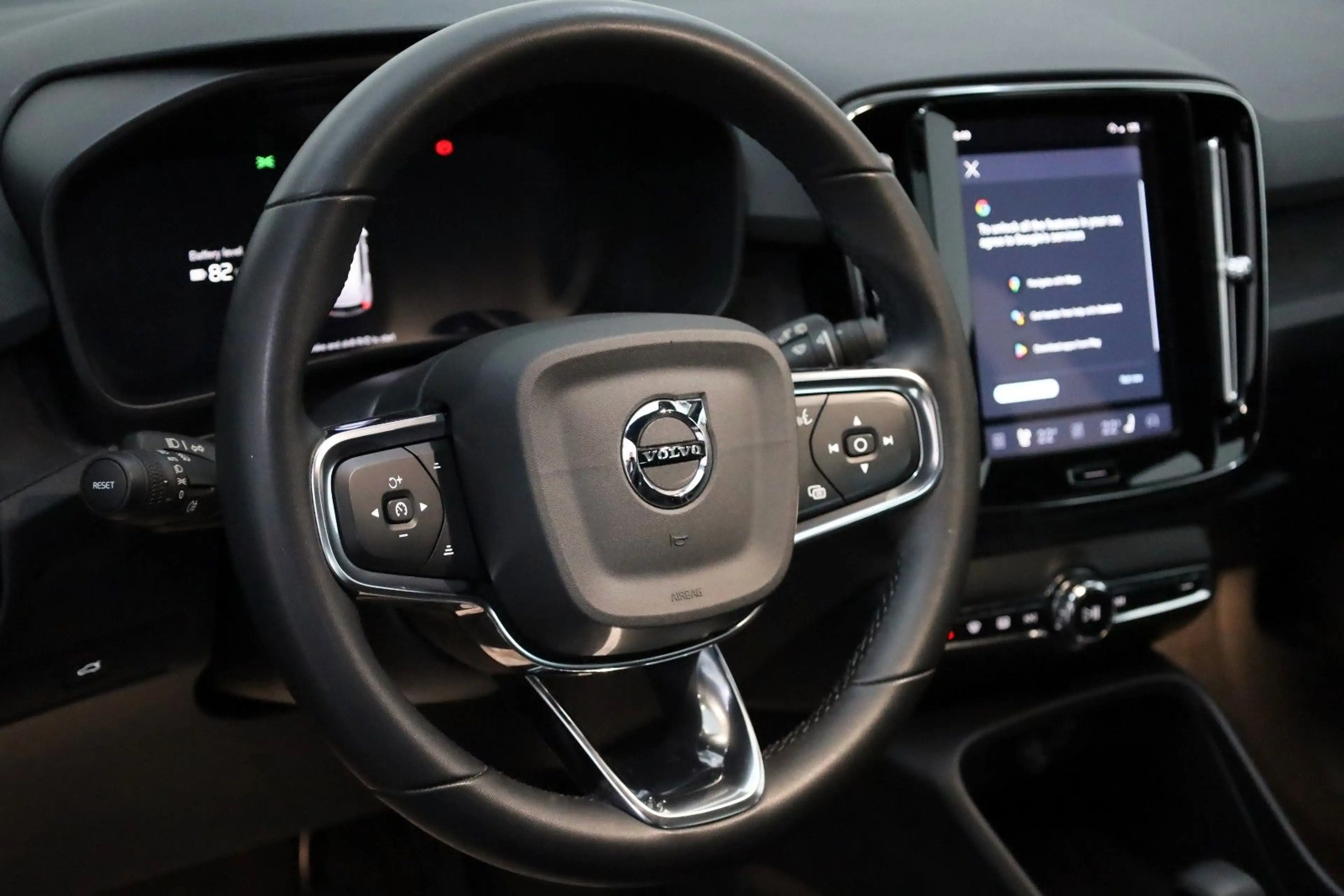 Volvo XC40 Plus Recharge Navi,SH,StandHZ,Kamera,ACC — photo 15