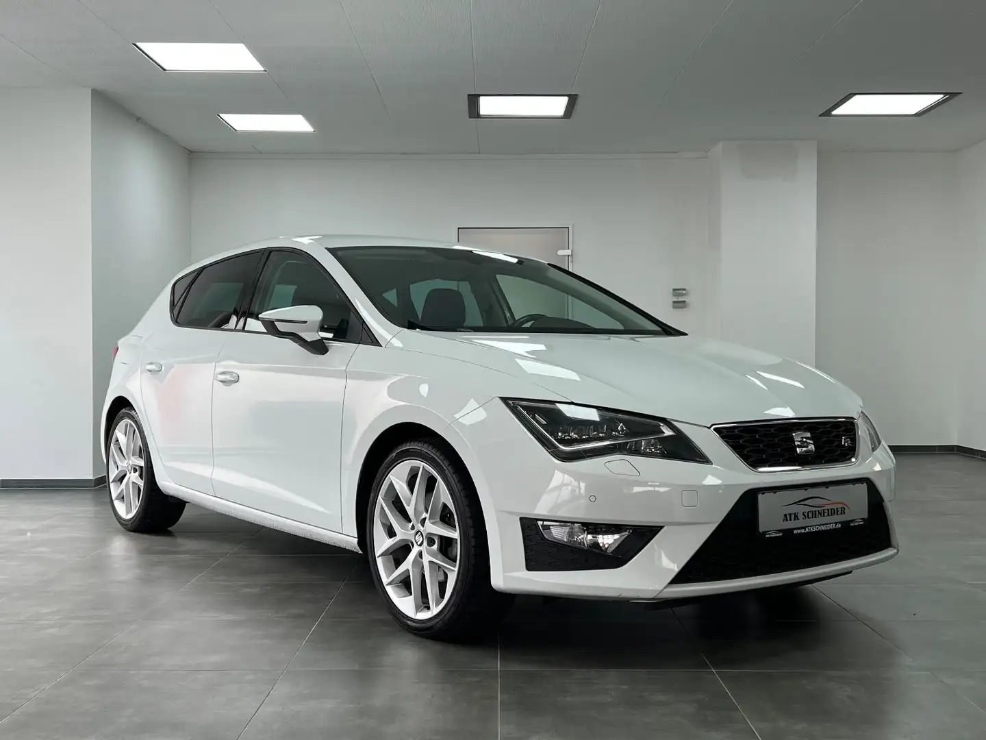 SEAT Leon FR/PDC/NAVI/SHZ/TEMP/LED/MFL/SPORT Weiß - 1