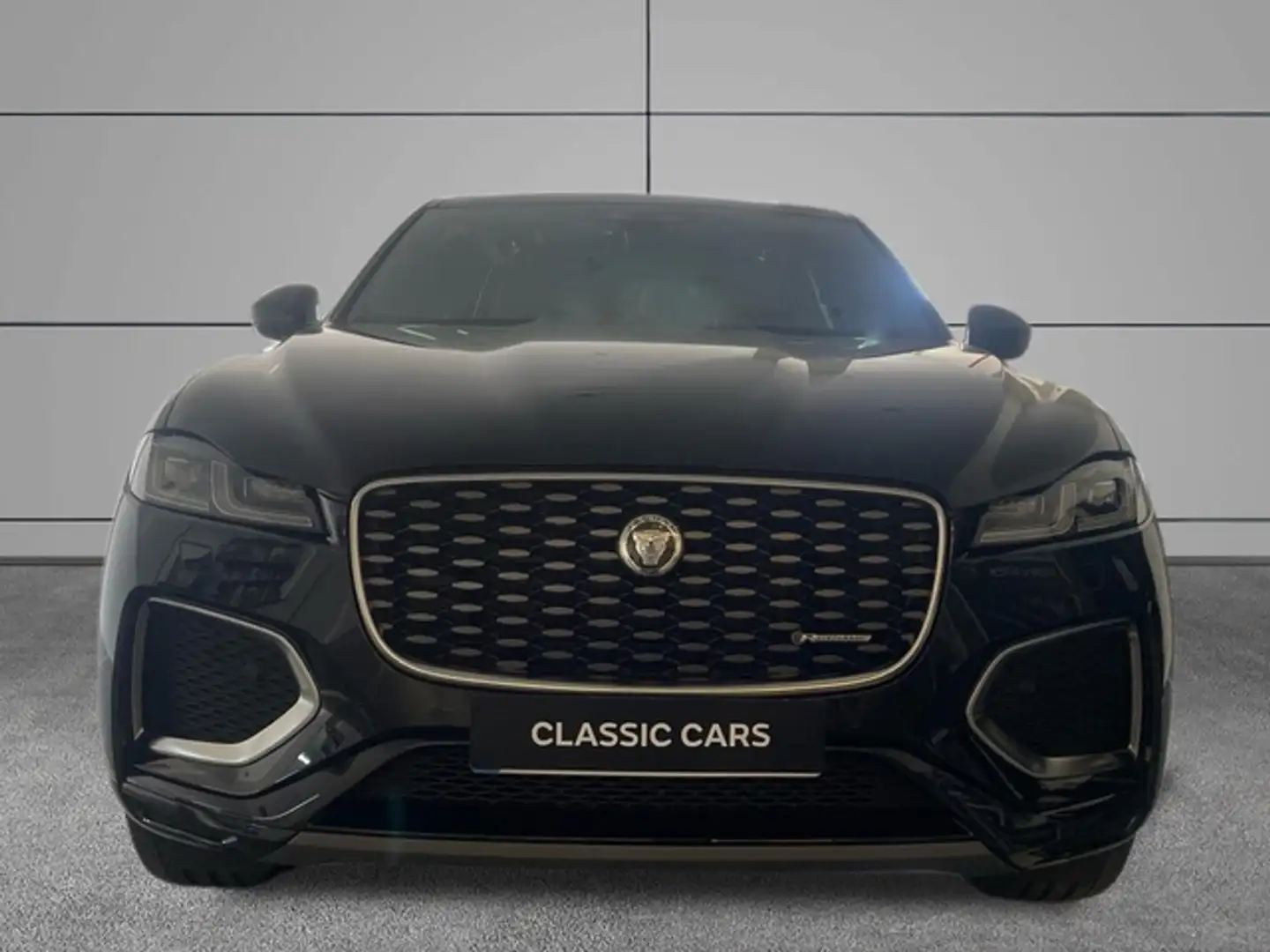 Jaguar F-Pace 2.0D l4 MHEV R-Dynamic S Aut. AWD 204 Noir - 2