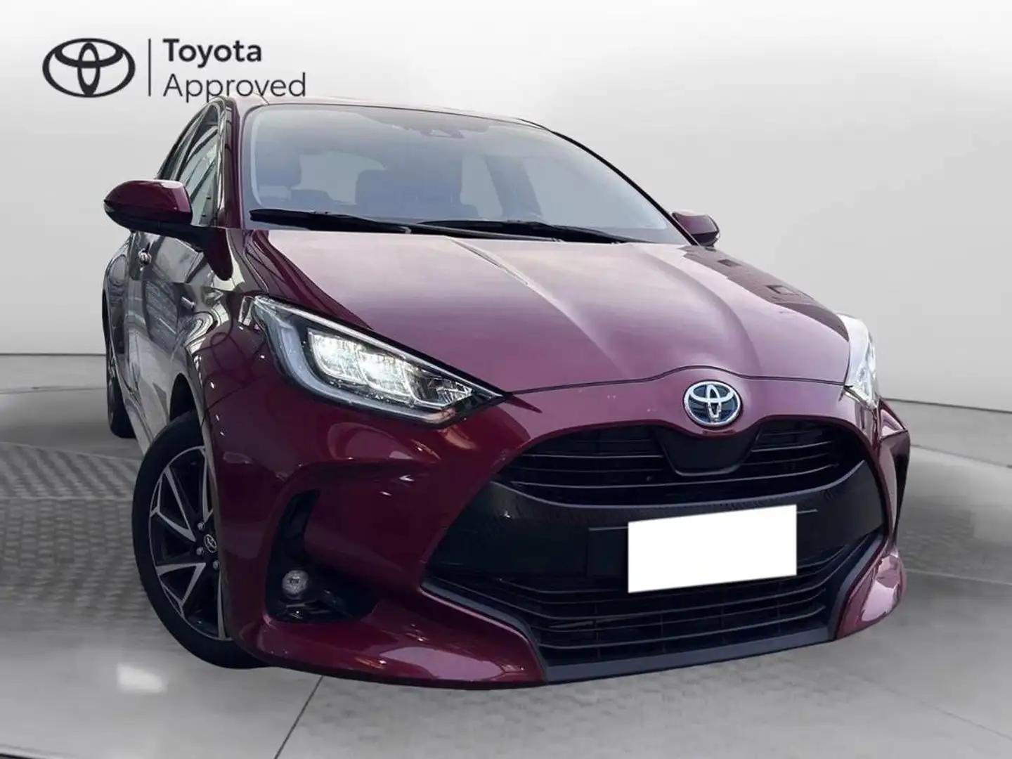 Toyota Yaris 1.5 hybrid Trend Rosso - 1