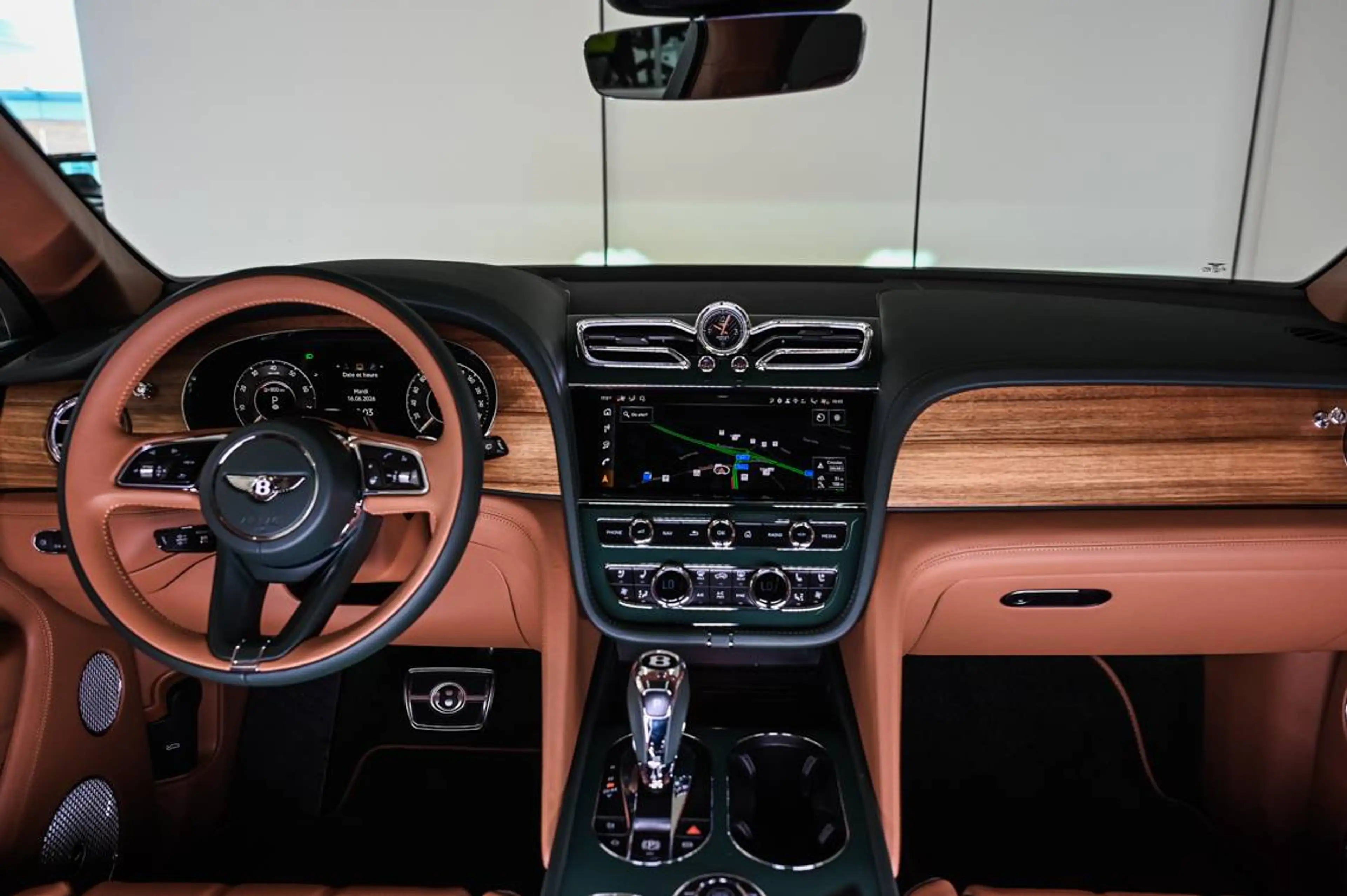 Bentley Bentayga Bentayga 4.0 Twin Turbo V8 Atelier Edition — photo 7