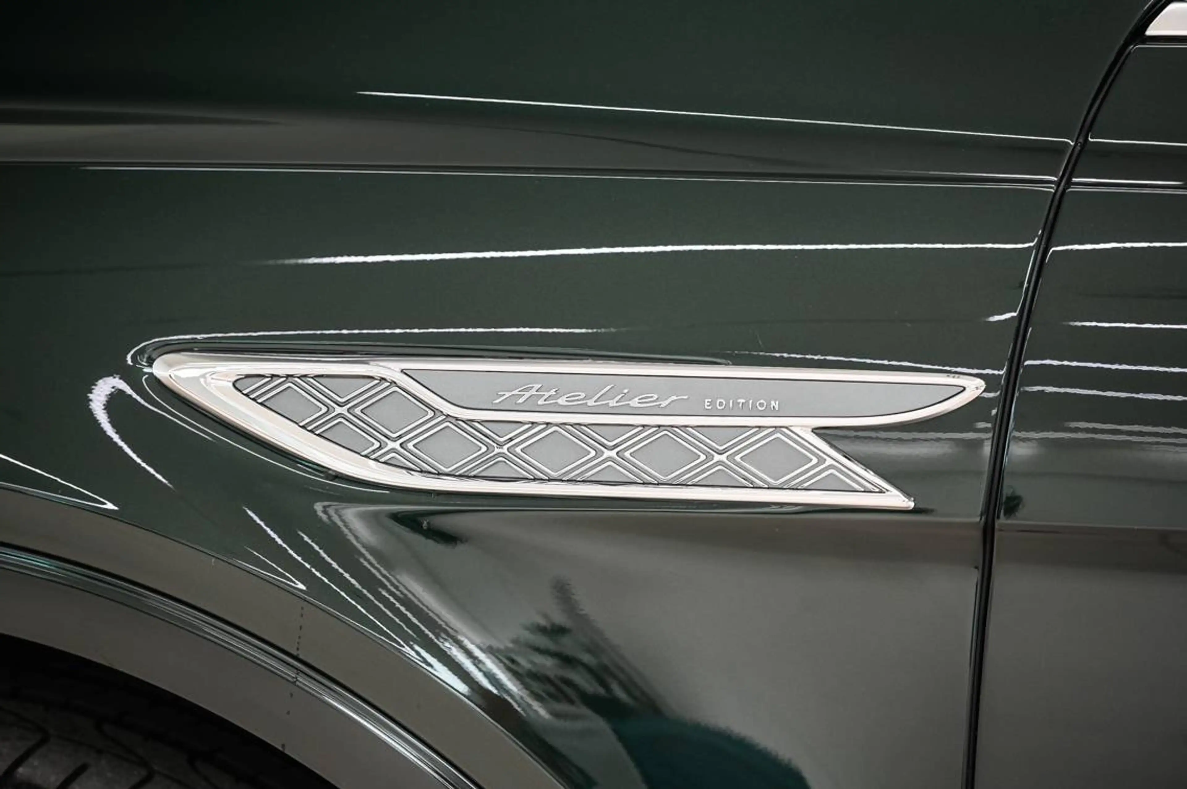 Bentley Bentayga Bentayga 4.0 Twin Turbo V8 Atelier Edition — photo 13