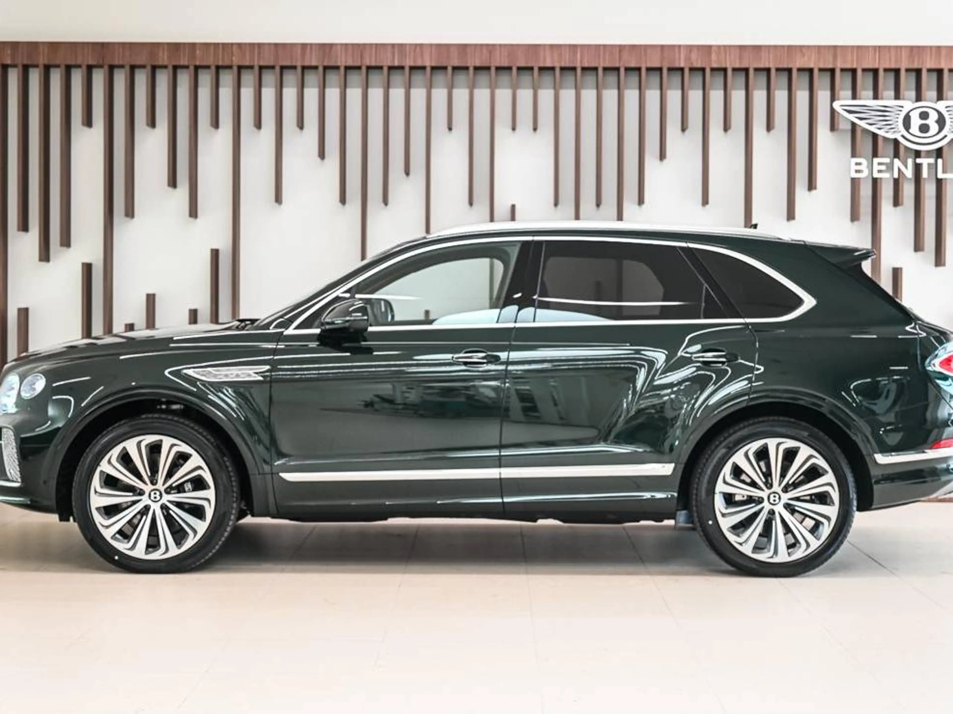 Bentley Bentayga Bentayga 4.0 Twin Turbo V8 Atelier Edition — photo 3