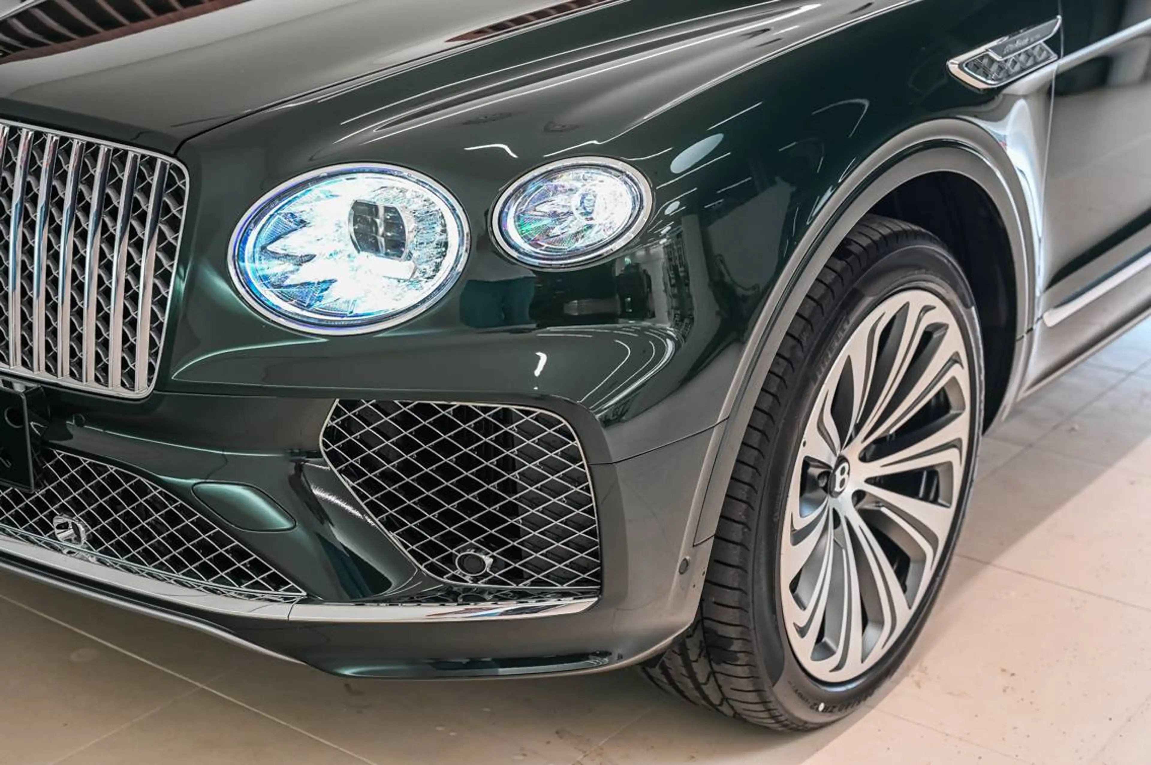 Bentley Bentayga Bentayga 4.0 Twin Turbo V8 Atelier Edition — photo 10