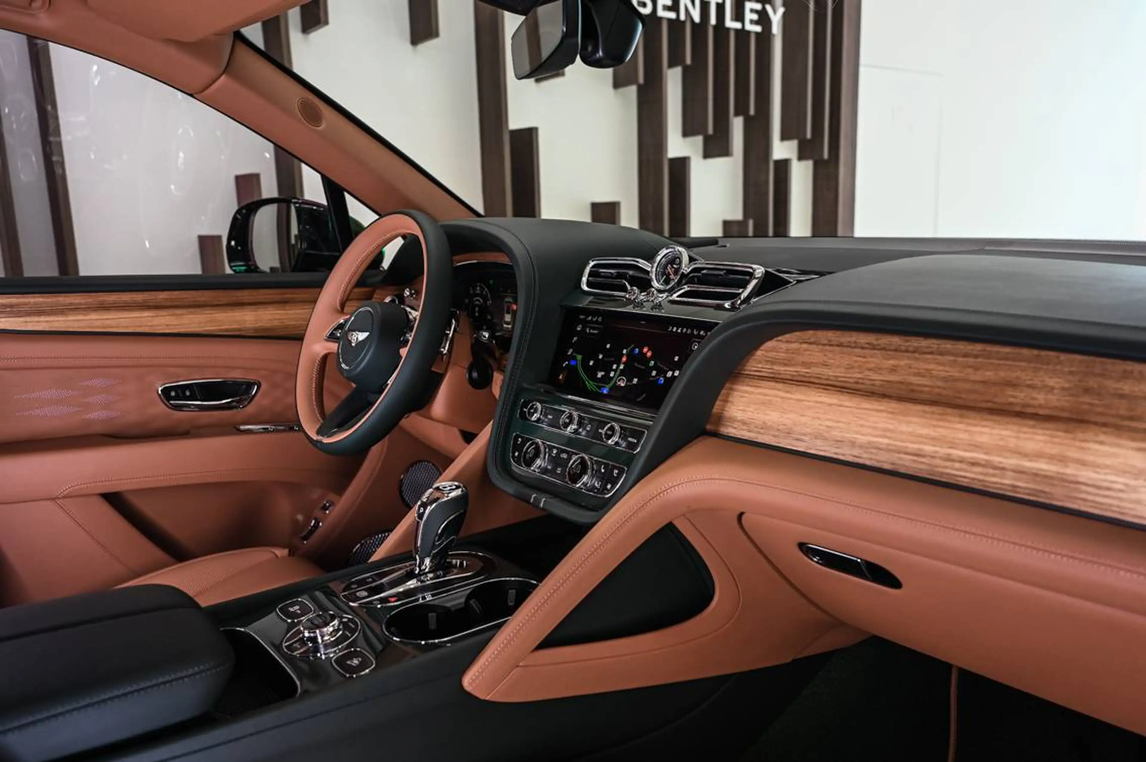 Bentley Bentayga Bentayga 4.0 Twin Turbo V8 Atelier Edition — photo 8