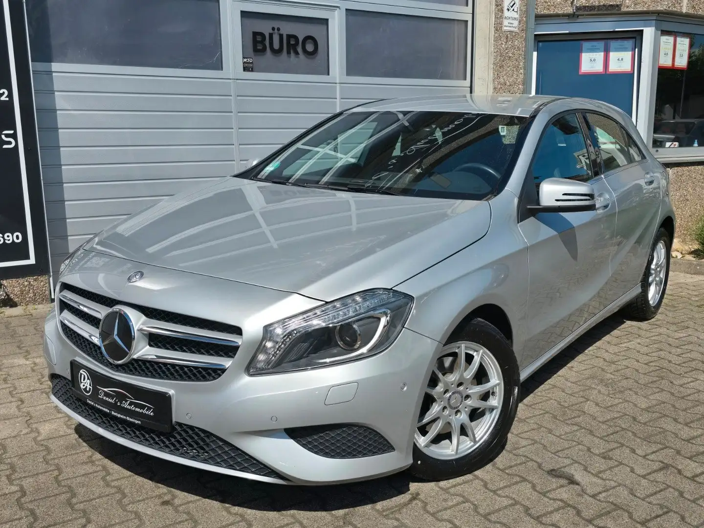 Mercedes-Benz A 180 NAVI/PDC/BI-XENON/Sport-Sitze Argento - 2