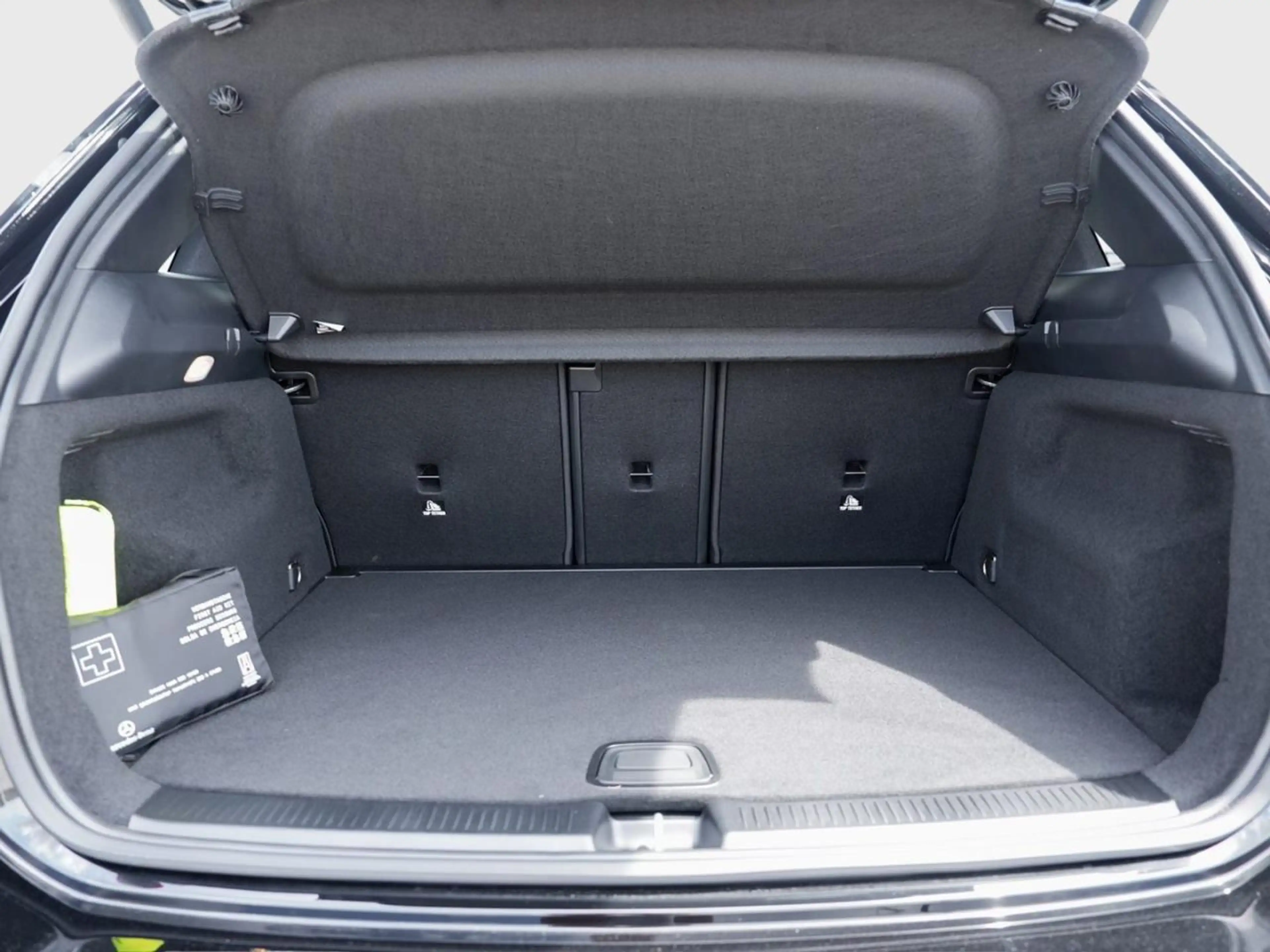 Mercedes-Benz B 220 d AMG Panorama Distronic Memory 360° AHK — photo 6