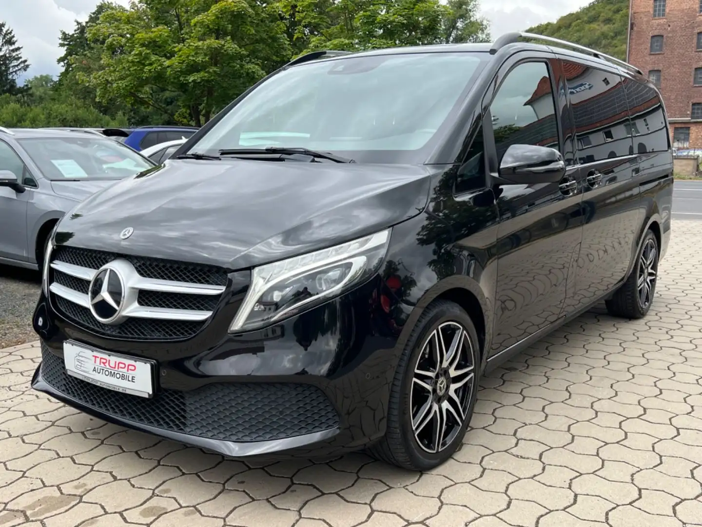 Mercedes-Benz V 250 d Edition Lang AMG/LED/Burmester/R-Kam/AHK Schwarz - 2