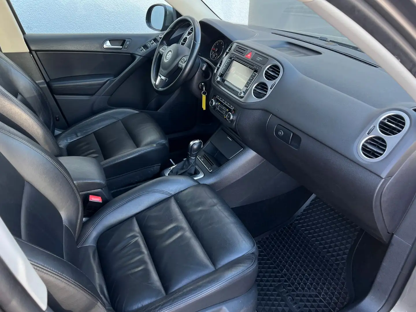 Volkswagen Tiguan Sport & Style 4Motion*Bi-Xenon*Kamera* Gris - 2