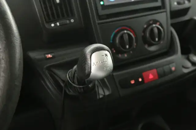 Peugeot Boxer view 15