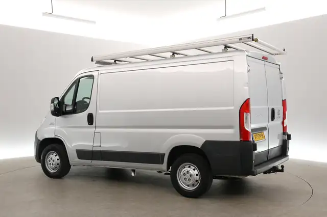 Peugeot Boxer view 3