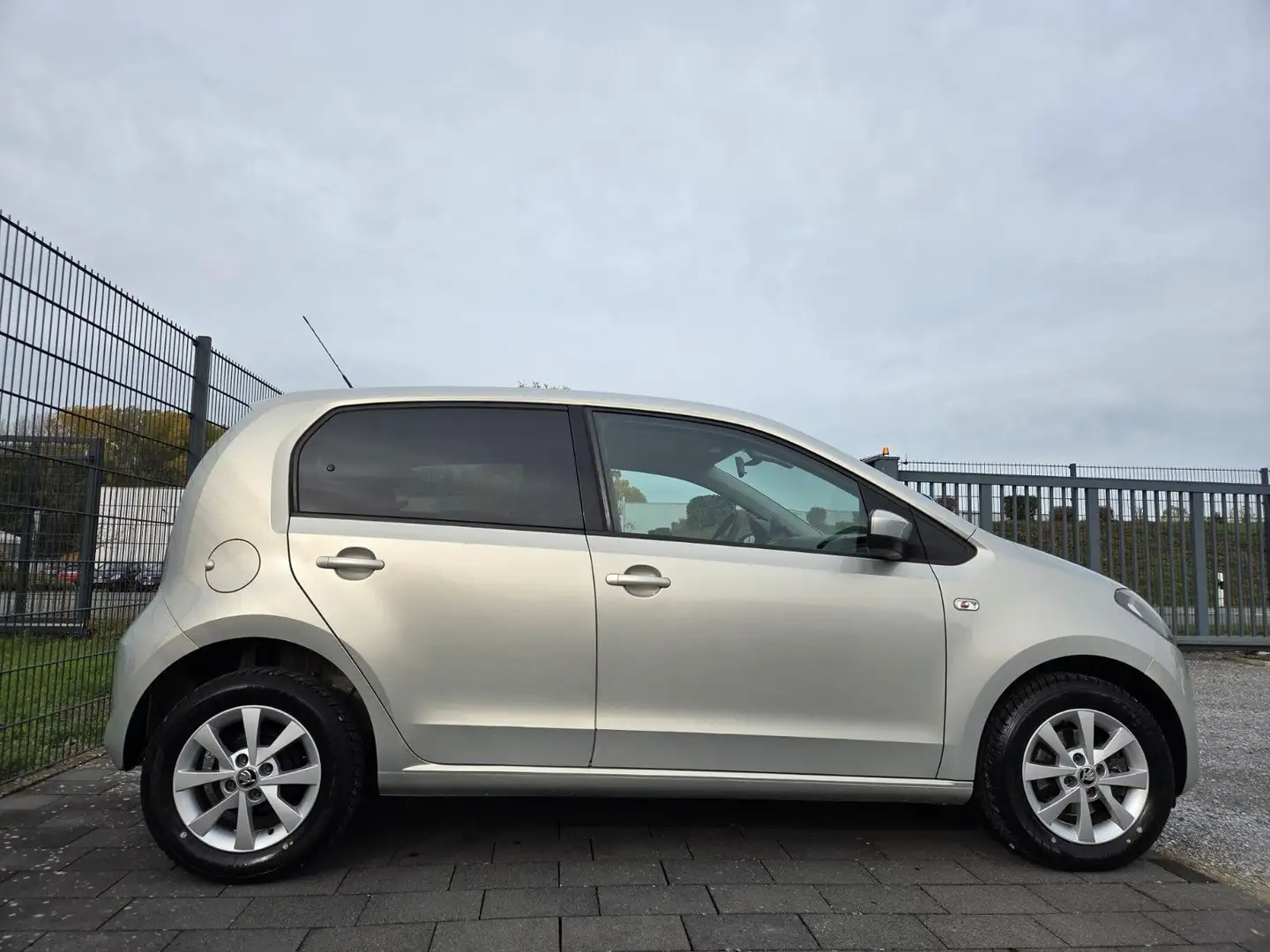 Skoda Citigo Elegance Sitzhz/Einparkhi/Tempo/Ganzjahre Silber - 2