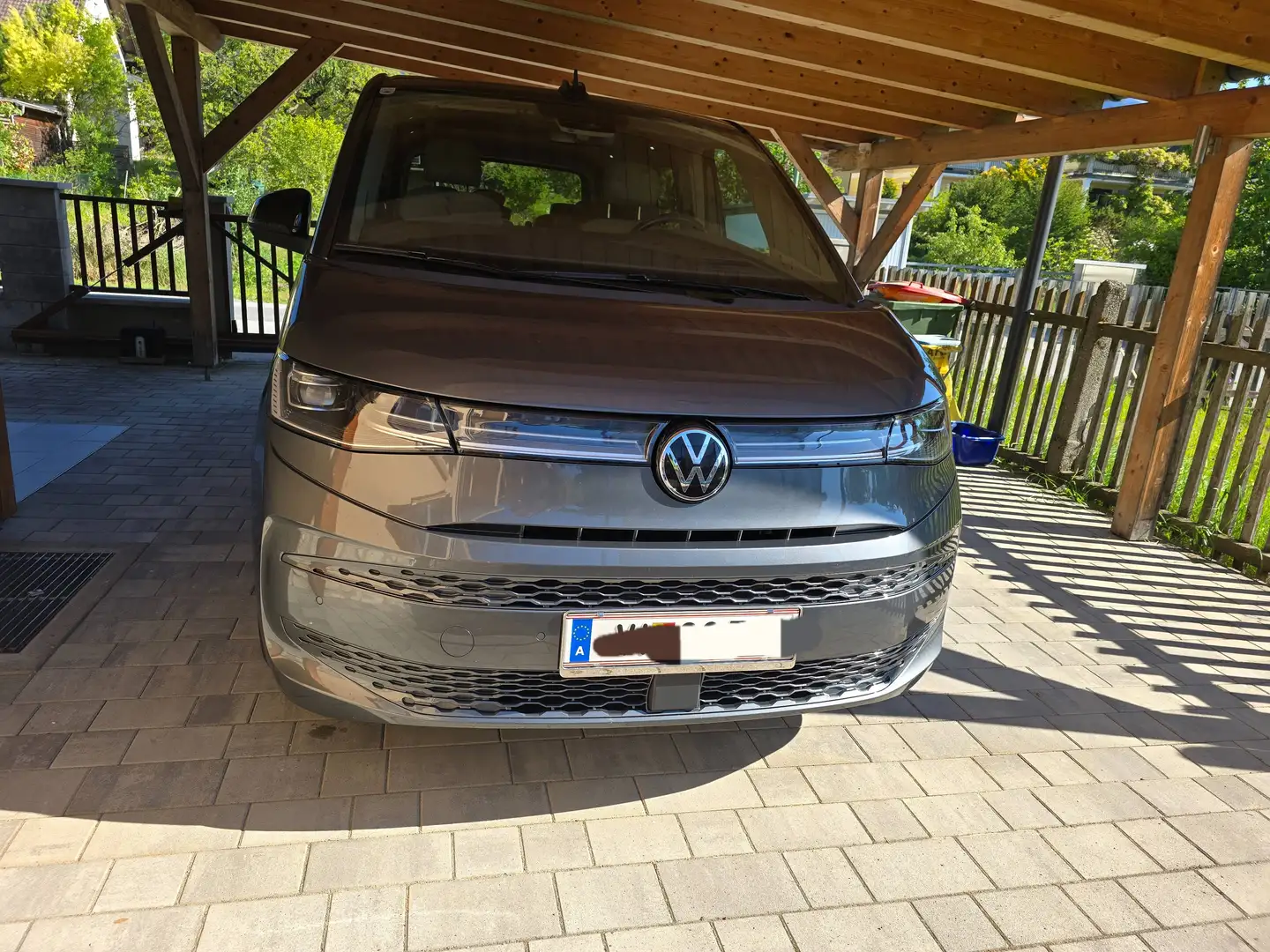 Volkswagen T7 Multivan Style Grau - 1