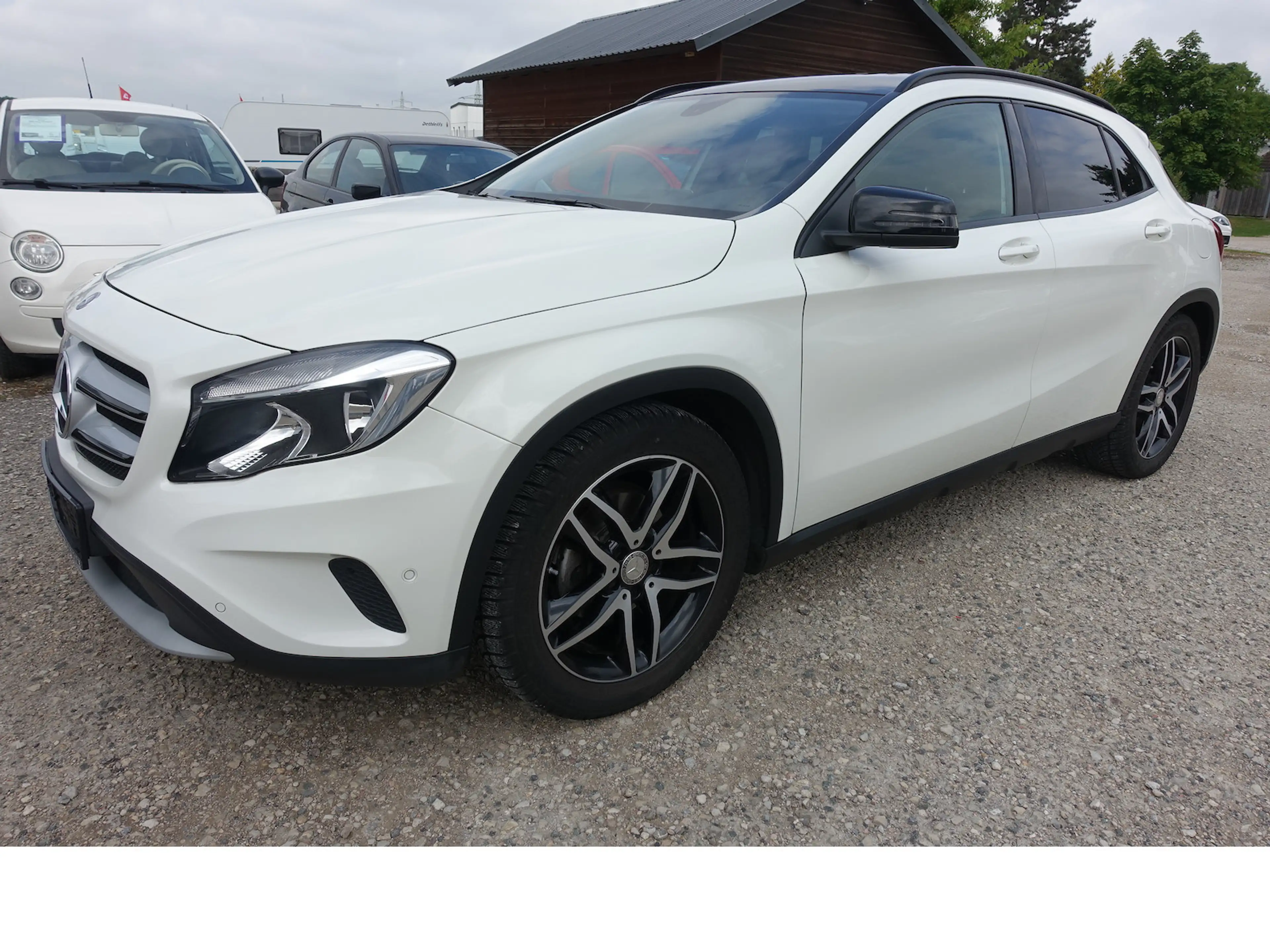 Mercedes-Benz GLA 200 Navi Kamera PDC 8x Alu el. Heckklappe