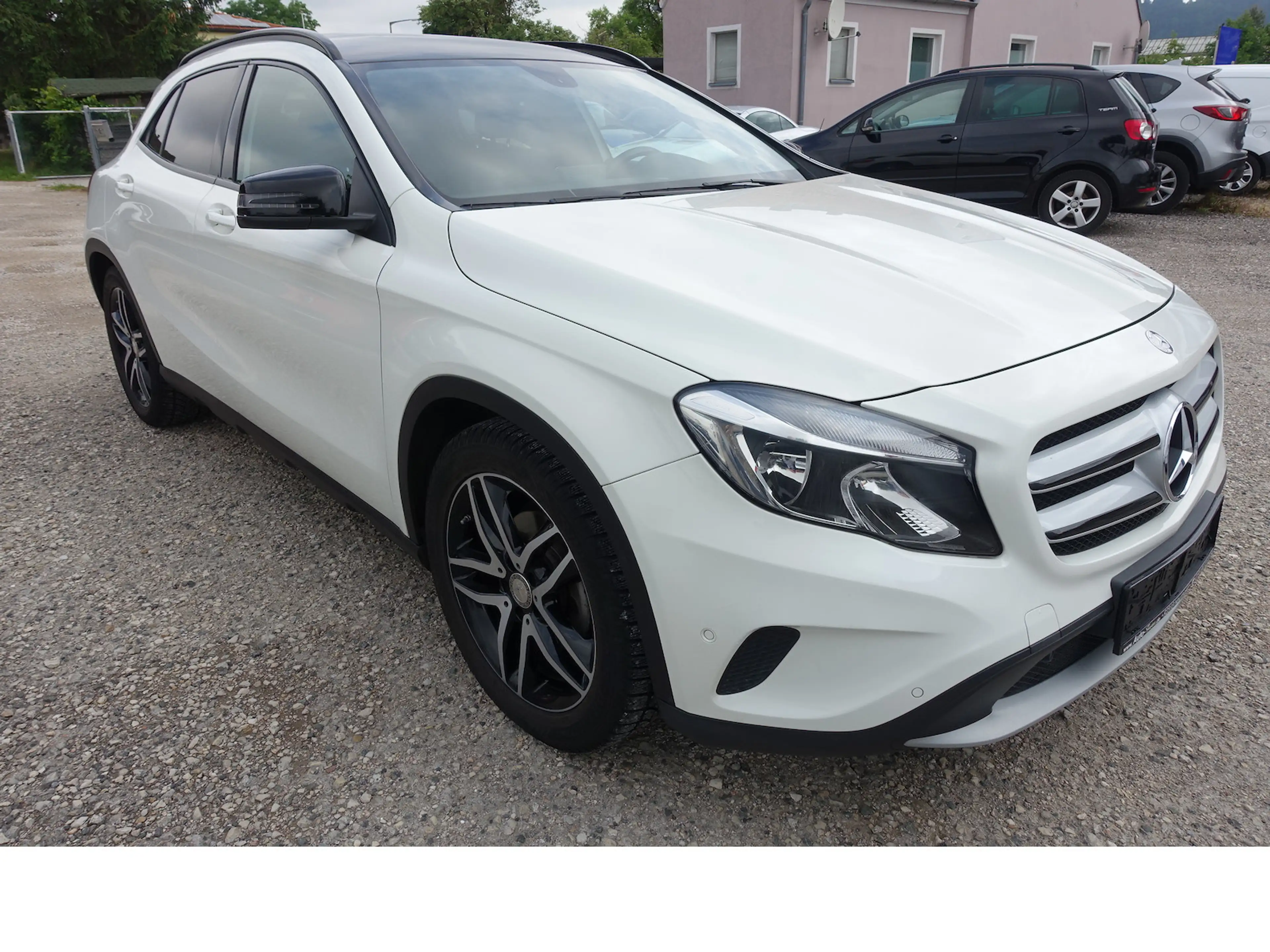 Mercedes-Benz GLA 200 Navi Kamera PDC 8x Alu el. Heckklappe — photo 3