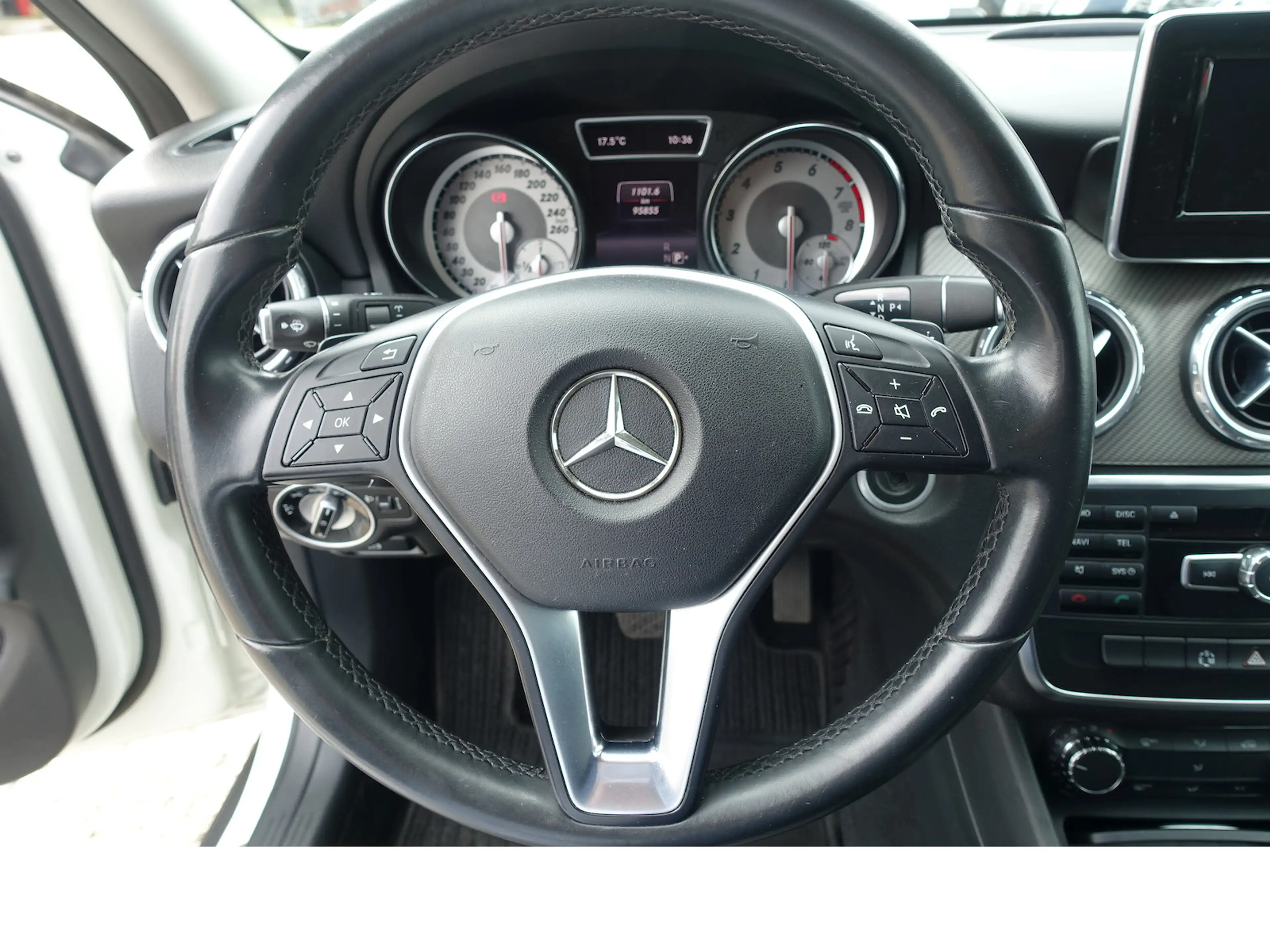 Mercedes-Benz GLA 200 Navi Kamera PDC 8x Alu el. Heckklappe — photo 10