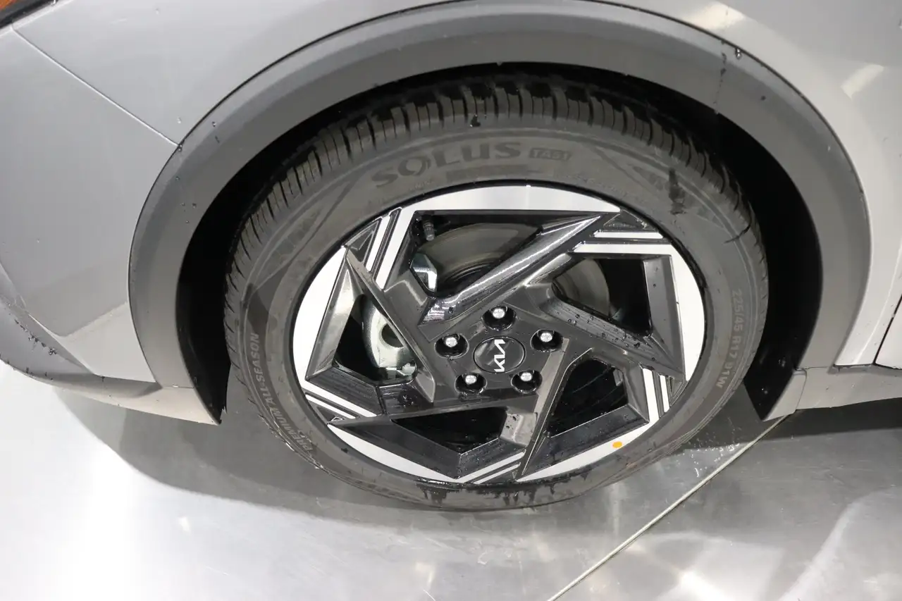 Kia K4 photo Kia K4