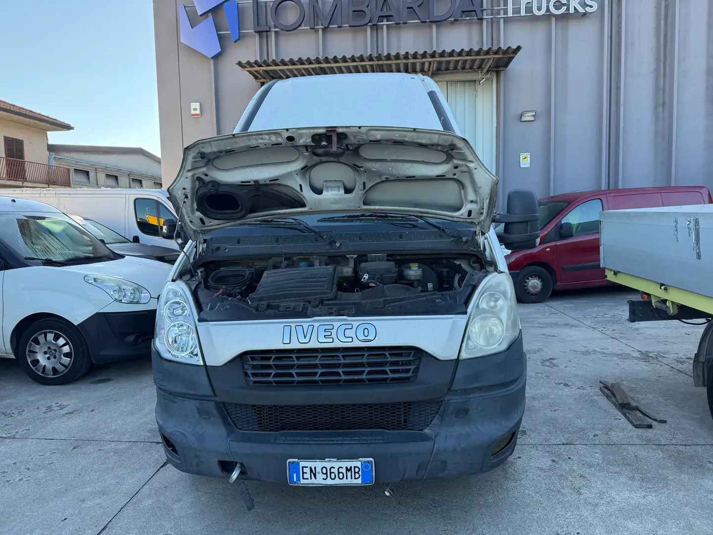 Iveco Daily 2.3 / L4 / MOTORE FUSO Blanc - 2
