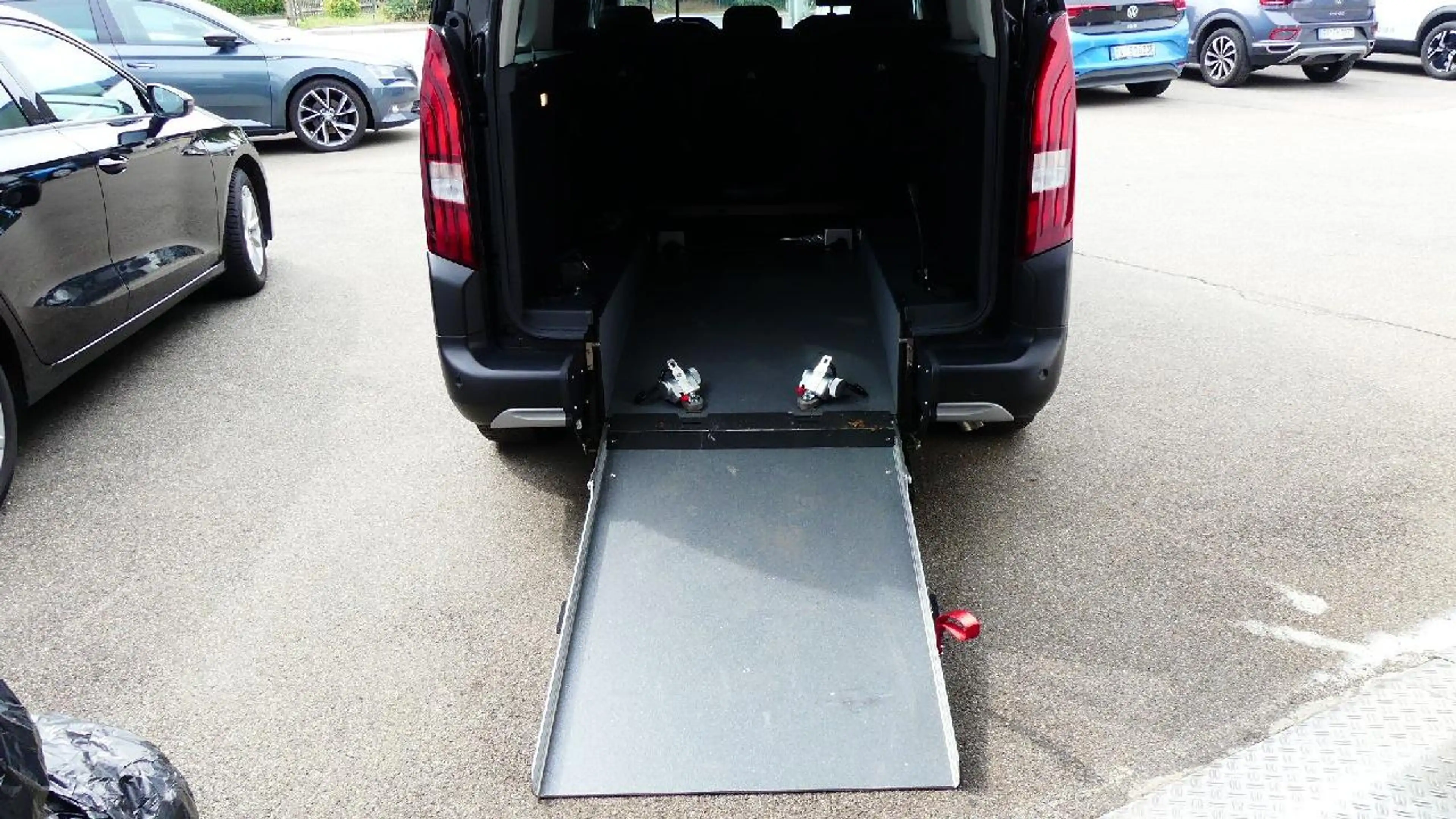 Peugeot Rifter Peugeot Rifter L2 GT 1,5l HDI Paravan Umbau — photo 13