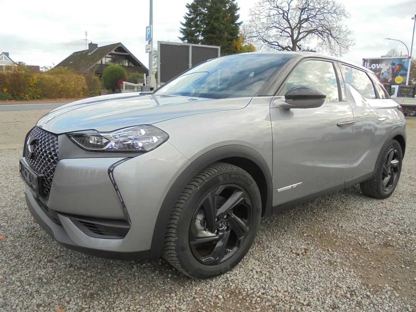 DS Automobiles DS 3 Crossback E-Tense Performance Line + E-Auto Grau - 1