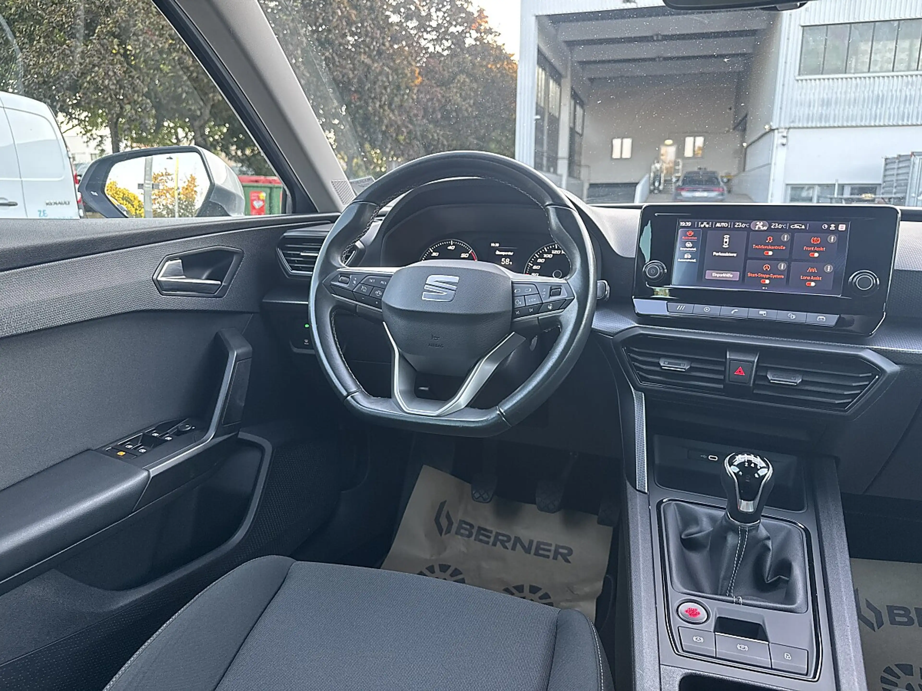 SEAT Leon SP Style 2,0 TDI / 1BESITZ / WINTER PAKET / DRI... — photo 13