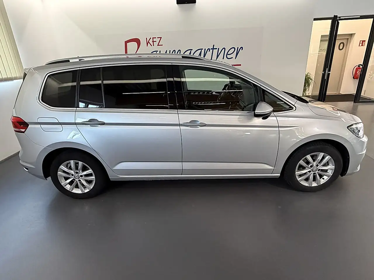 2019 Volkswagen Touran Highline 1,6TDI DSG *LED*NAVI*ACC*PANO*Sitzheiz..., photograph 3