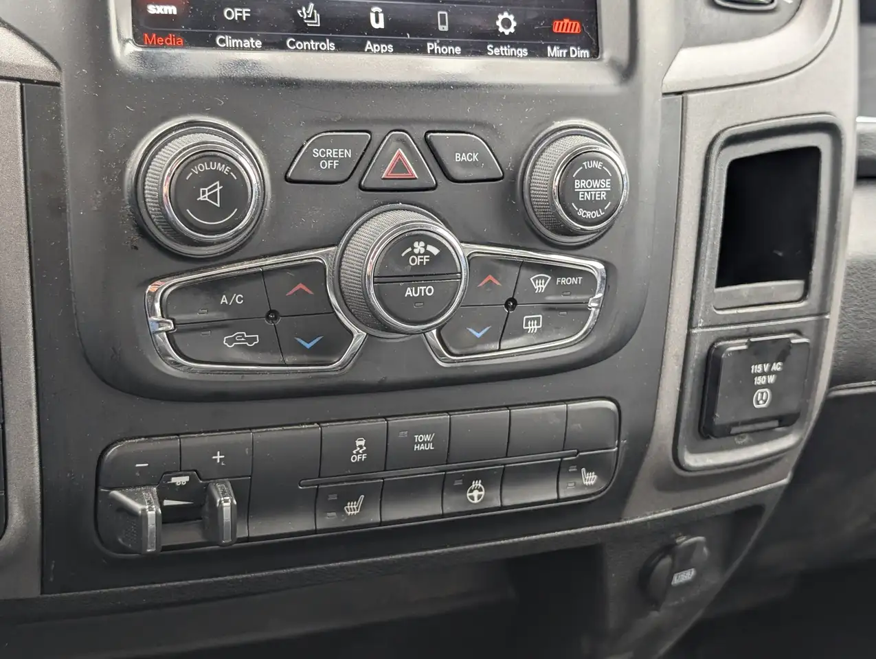 RAM 1500 снимка RAM 1500