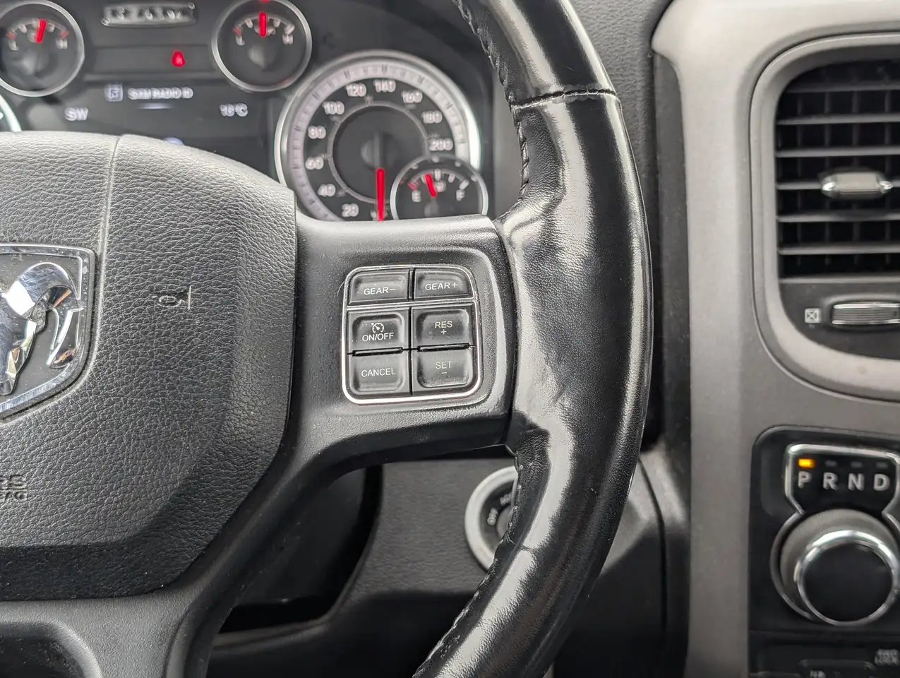 RAM 1500 снимка RAM 1500