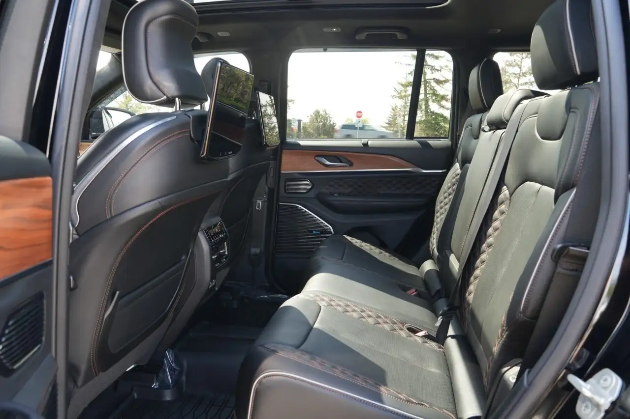 Jeep Grand Cherokee снимка Jeep Grand Cherokee