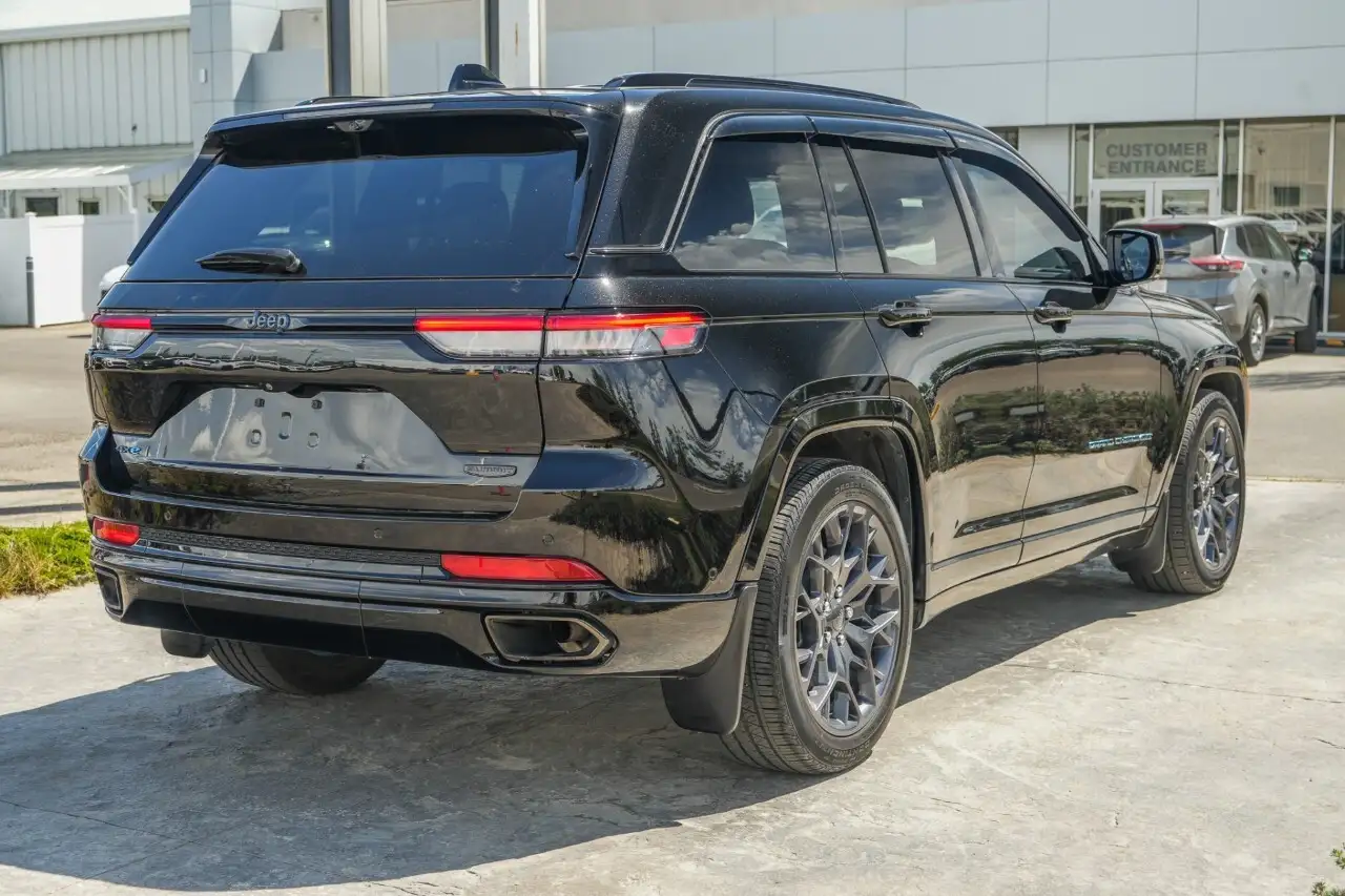 Jeep Grand Cherokee снимка Jeep Grand Cherokee