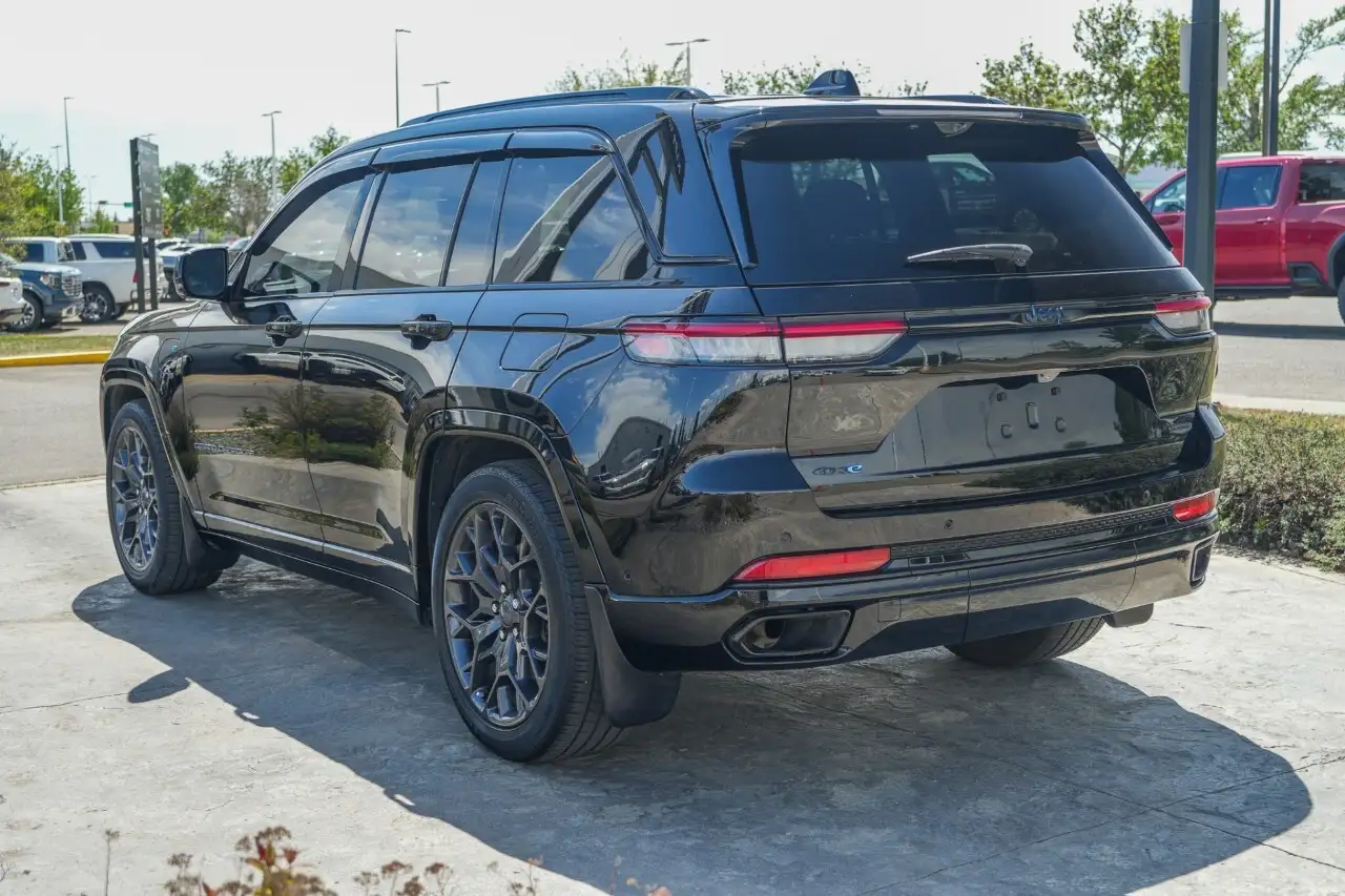 Jeep Grand Cherokee снимка Jeep Grand Cherokee