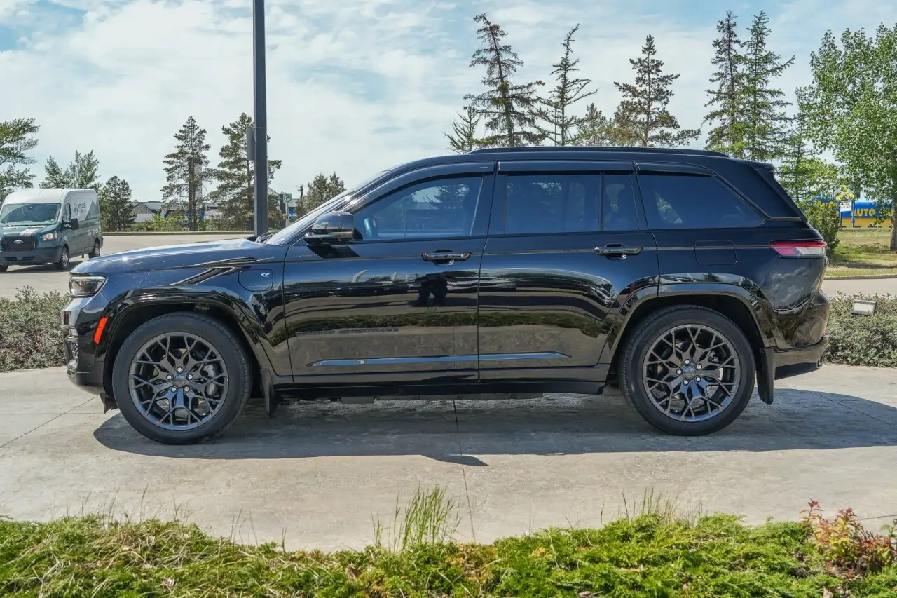 Jeep Grand Cherokee снимка Jeep Grand Cherokee