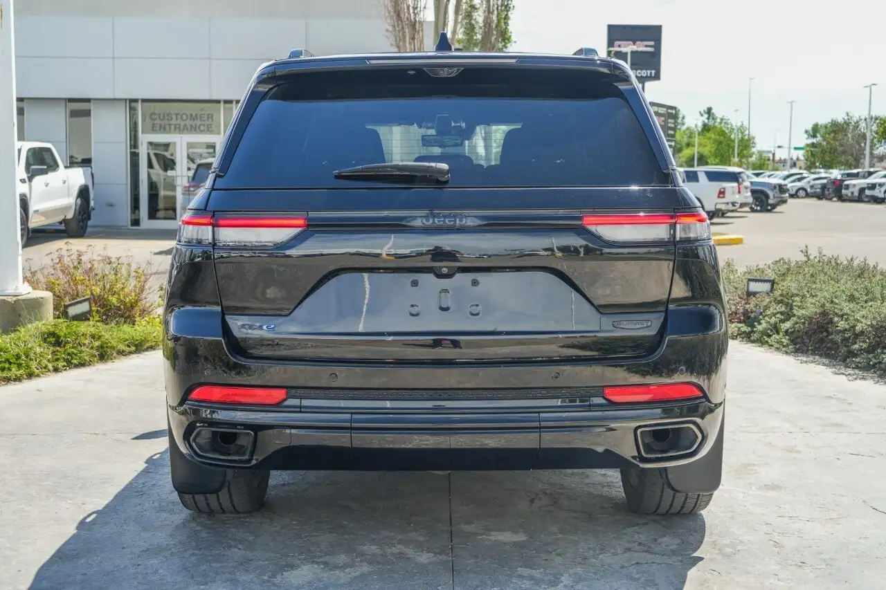 Jeep Grand Cherokee снимка Jeep Grand Cherokee