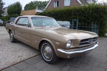 260 V8 handgeschakeld Unieke staat!