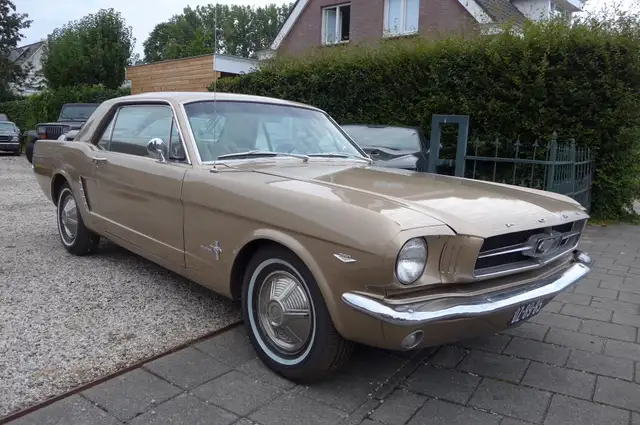Ford Mustang 260 V8 handgeschakeld Unieke staat!