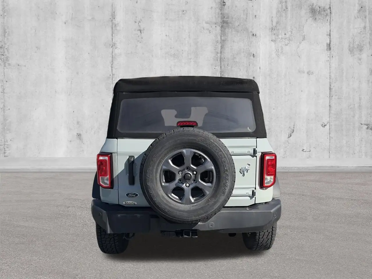 Ford Bronco снимка Ford Bronco