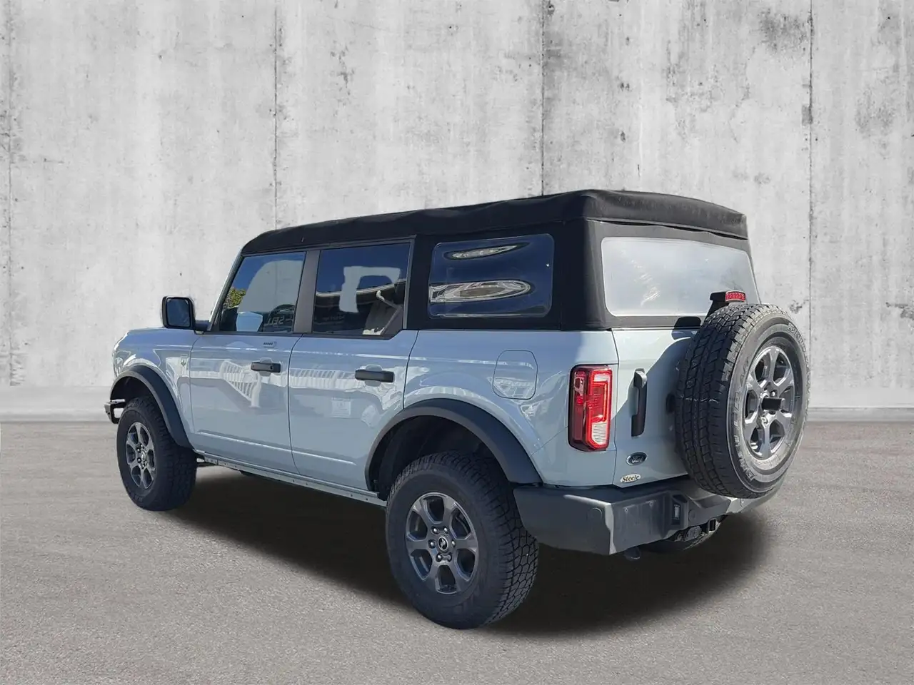 Ford Bronco снимка Ford Bronco