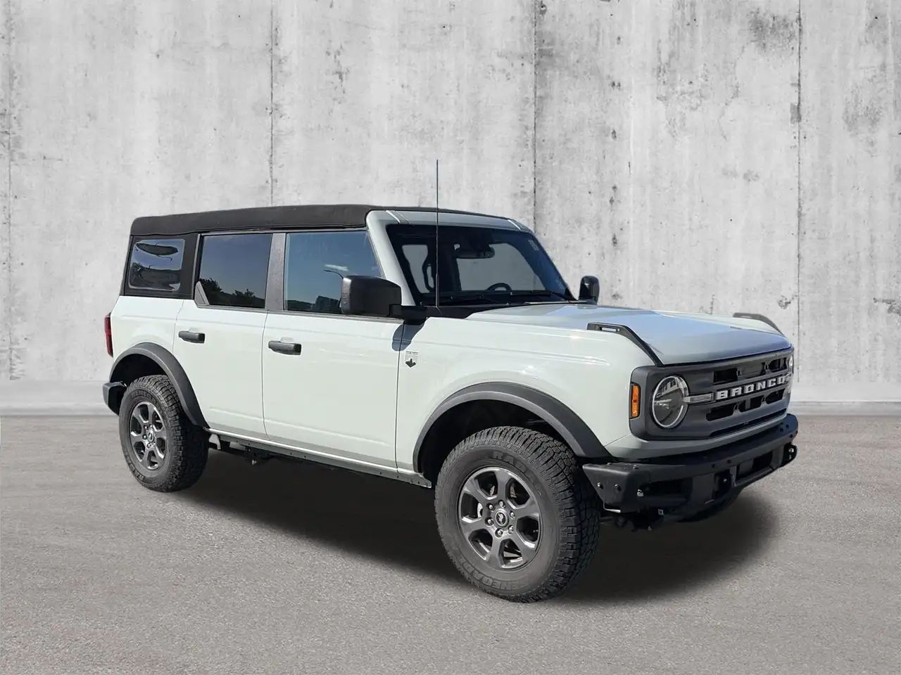 Ford Bronco снимка Ford Bronco