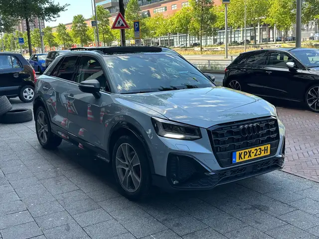 Audi Q2 view 4