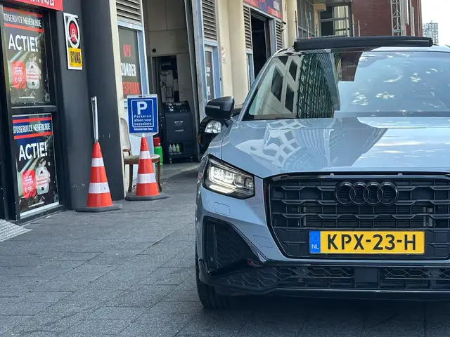 Audi Q2 view 9