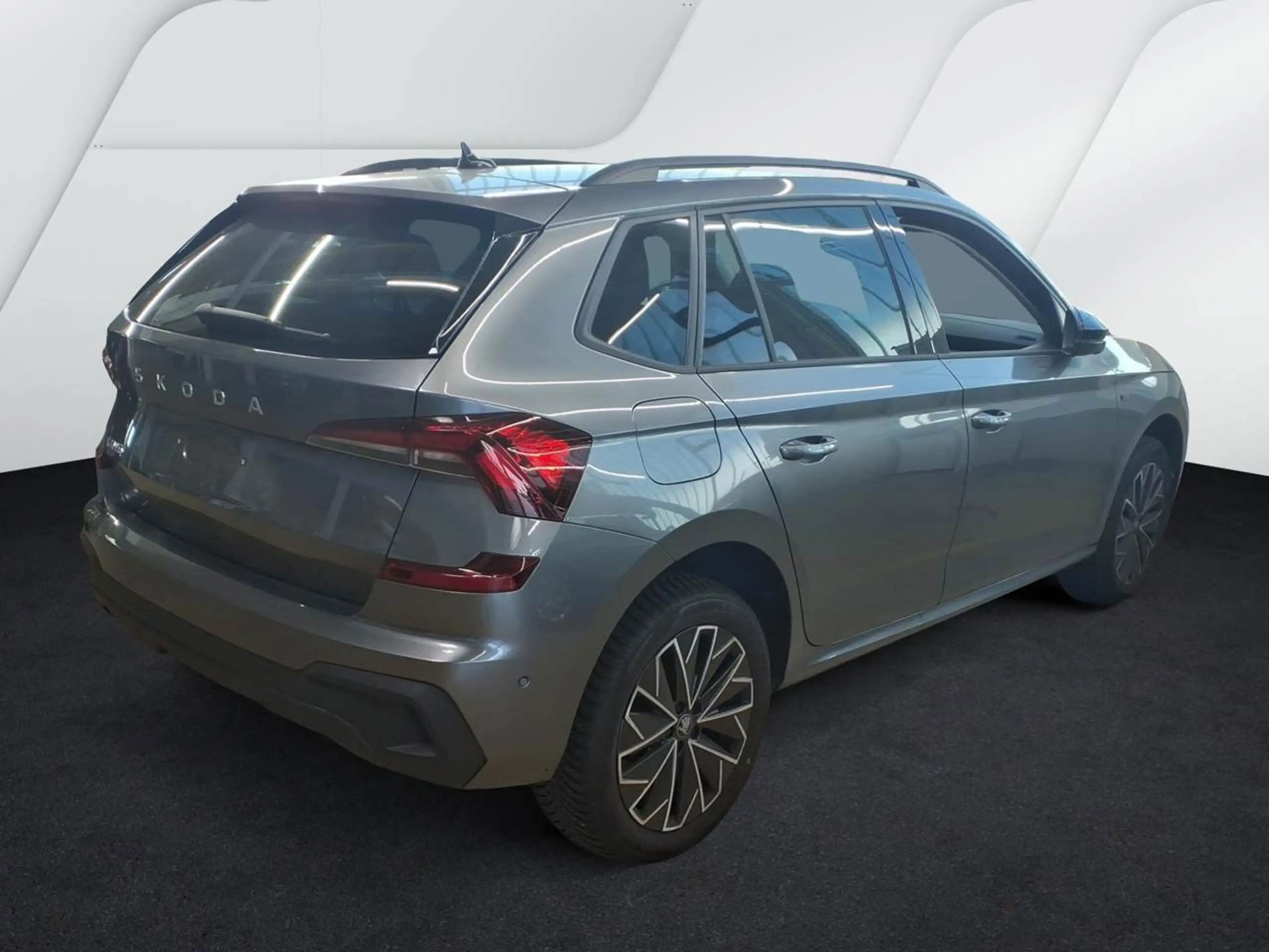Skoda Kamiq 1.0 TSI DSG TOUR*MATRIX*AHK*KAMERA*SHZ*NAV — photo 2