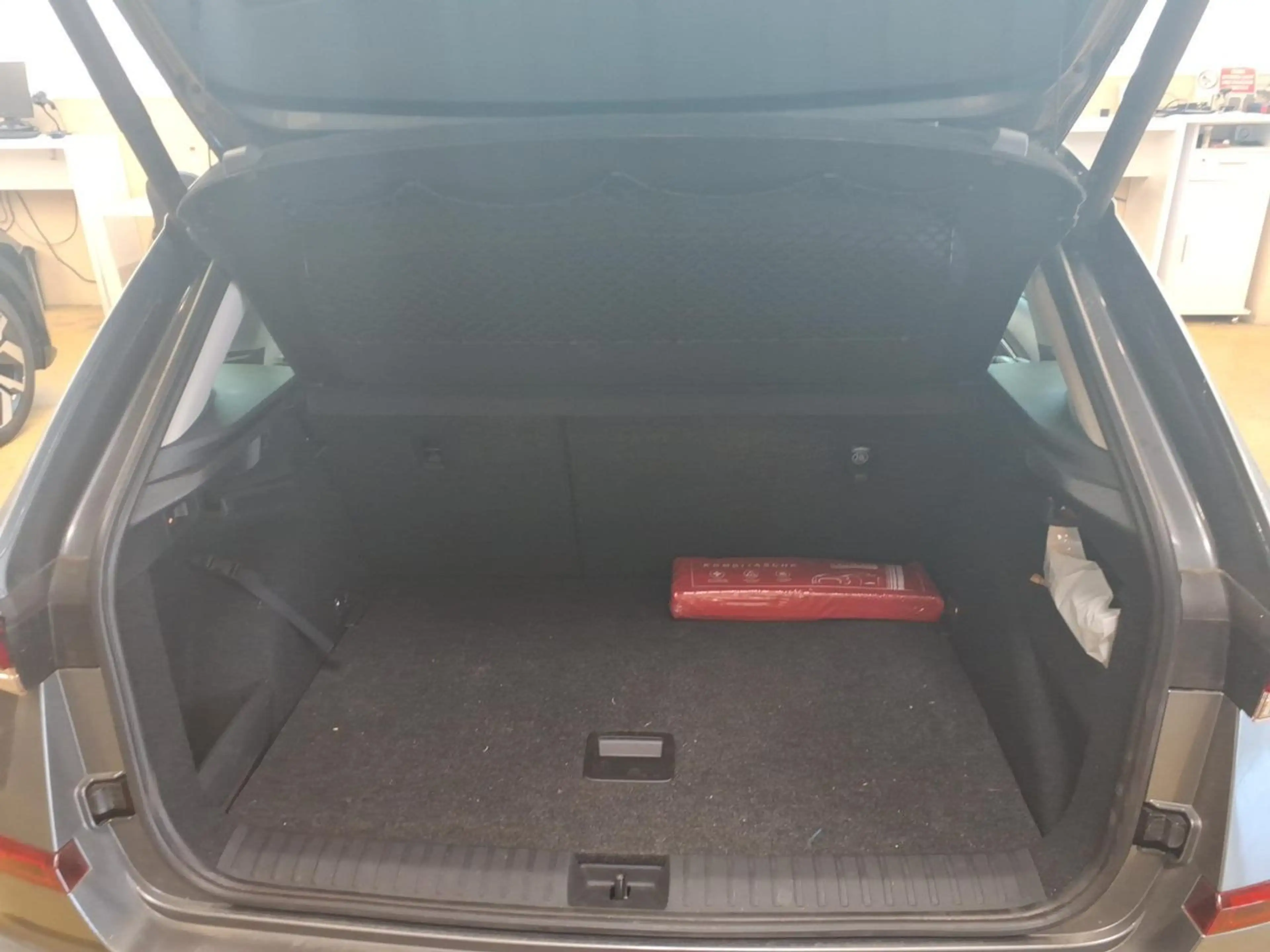 Skoda Kamiq 1.0 TSI DSG TOUR*MATRIX*AHK*KAMERA*SHZ*NAV — photo 6