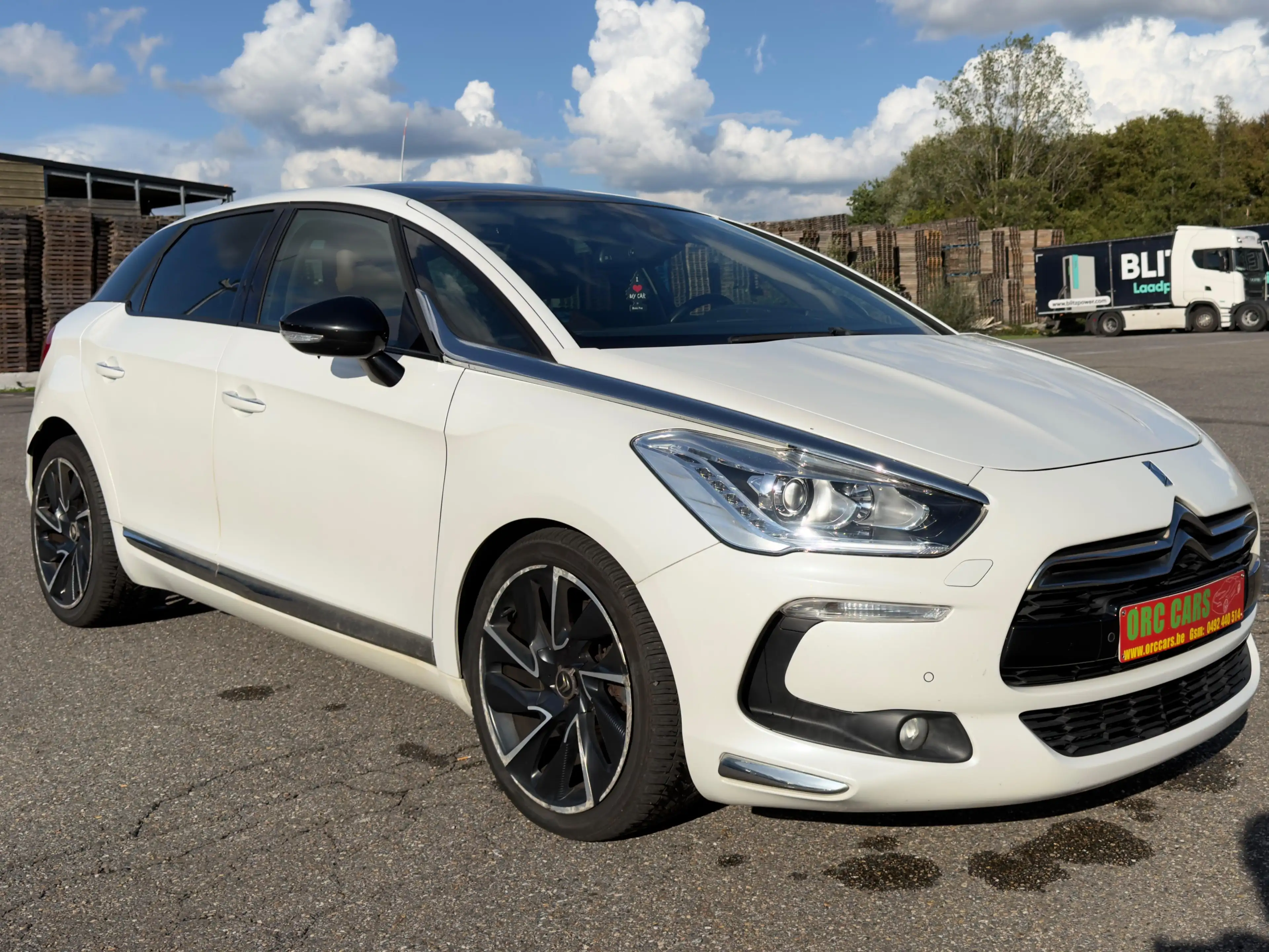 Citroen DS5 CITROËN DS5 2.0 HDI AUTOMAAT – 163 PK – FULL OPTION – PANORAMA – LEDER – CAMERA – 1 JAAR GARANTIE — photo 4
