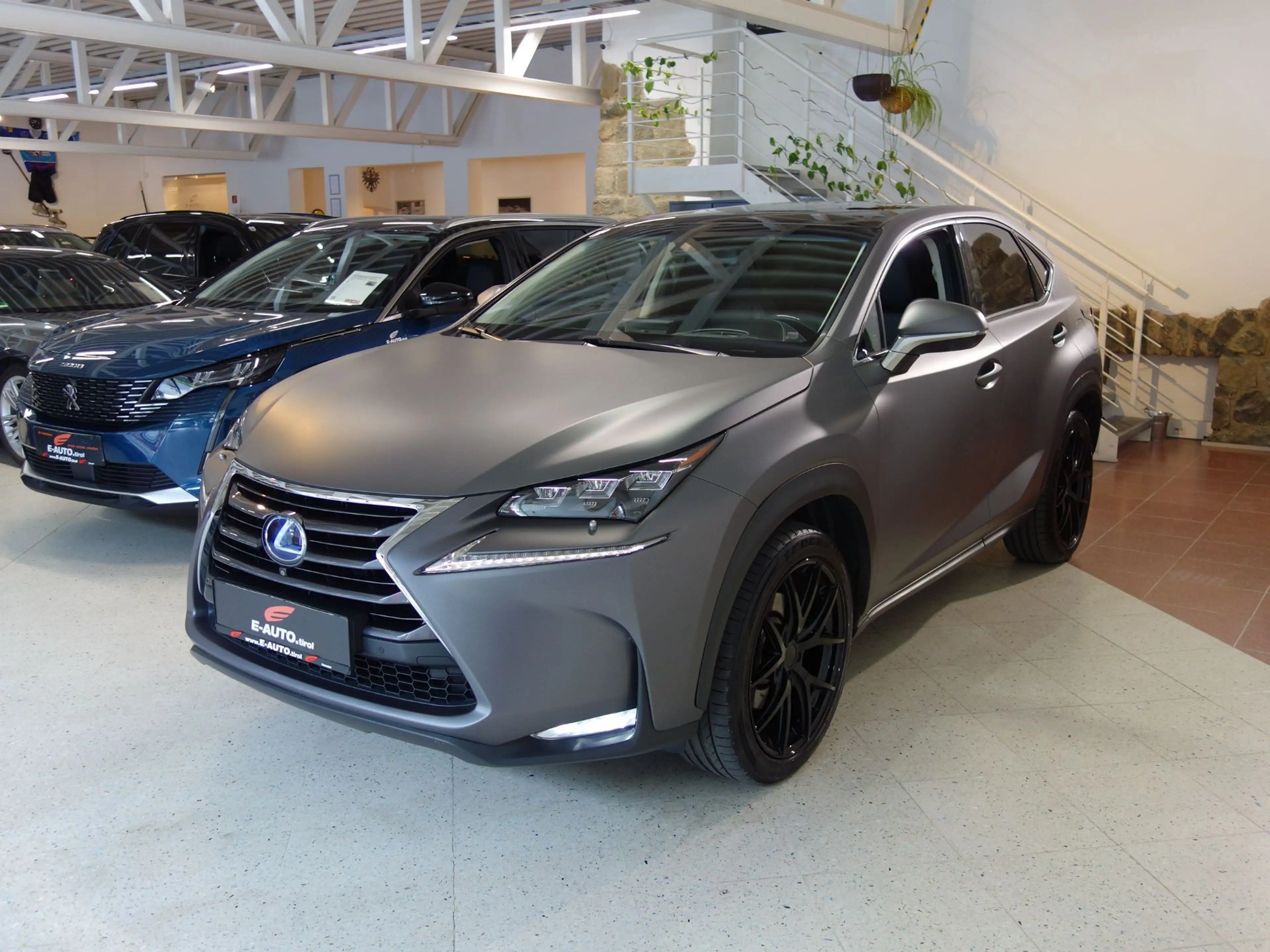 Lexus NX 300h AWD Hybrid Aut. Executive *VOLLAUSSTATTUNG *FOLIE — photo 4